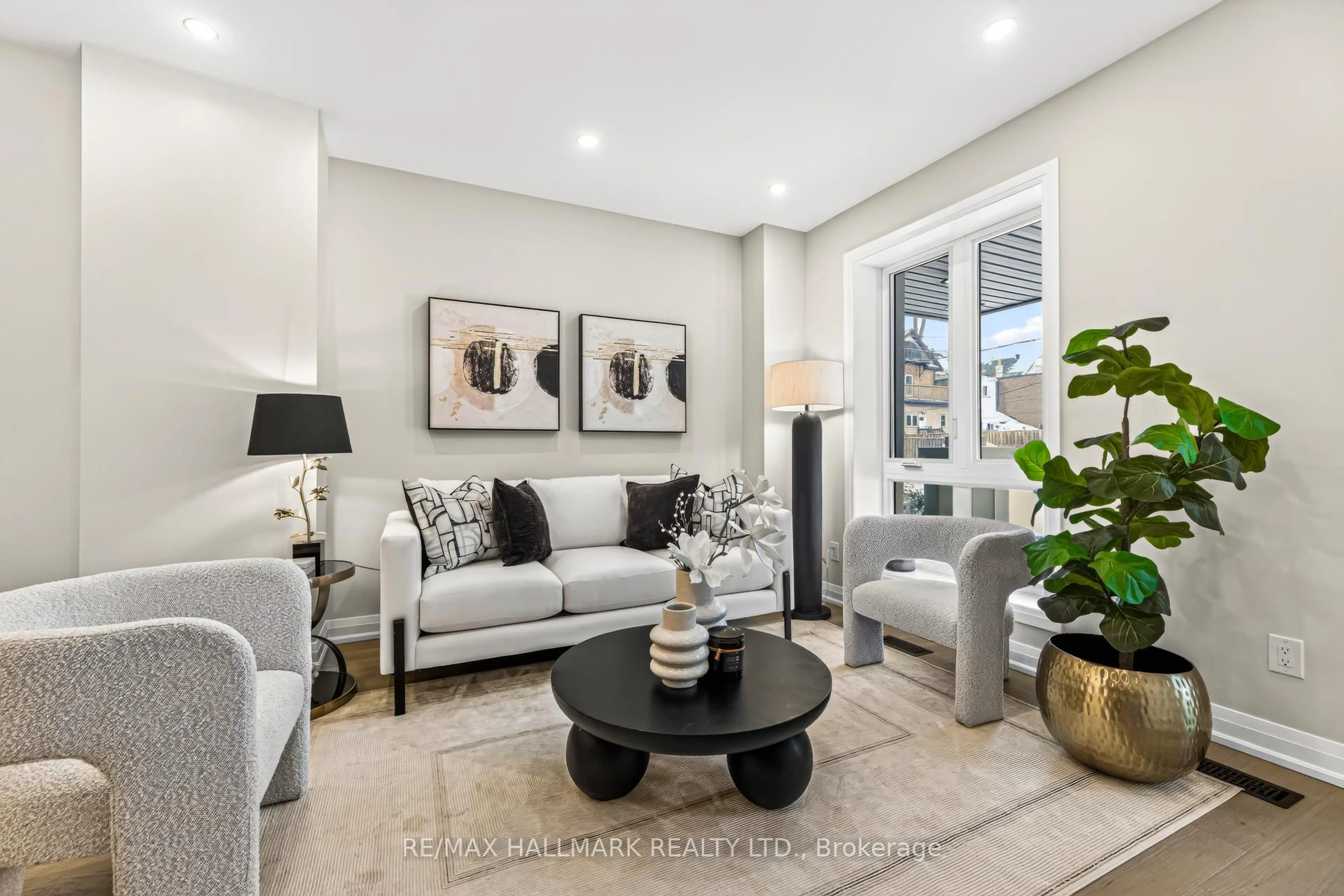 Living room with furniture, unknown for 47 Harcourt Ave, Toronto Ontario M4J 1J3