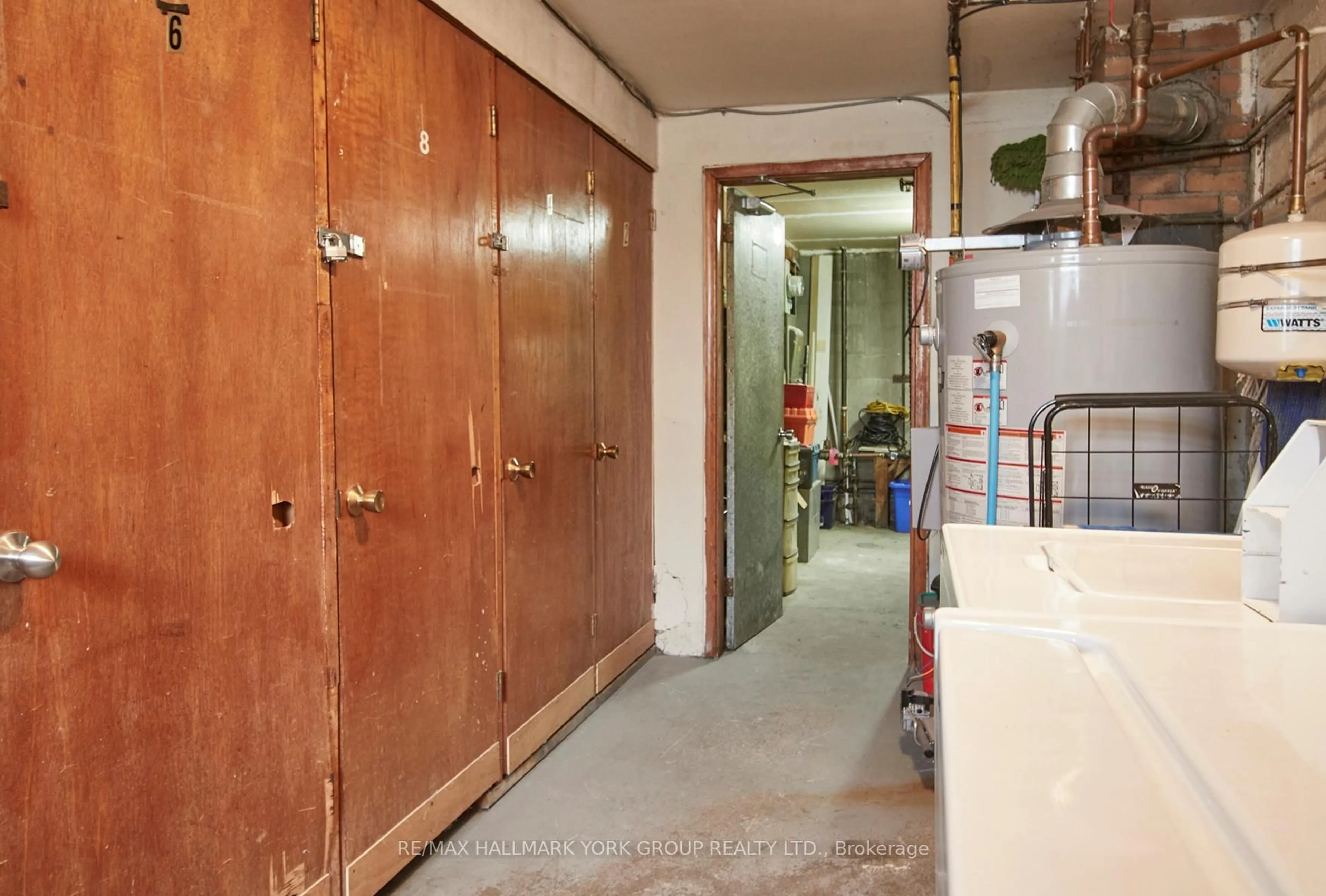 Unknown for 1613 Dufferin St, Whitby Ontario L1N 1B3