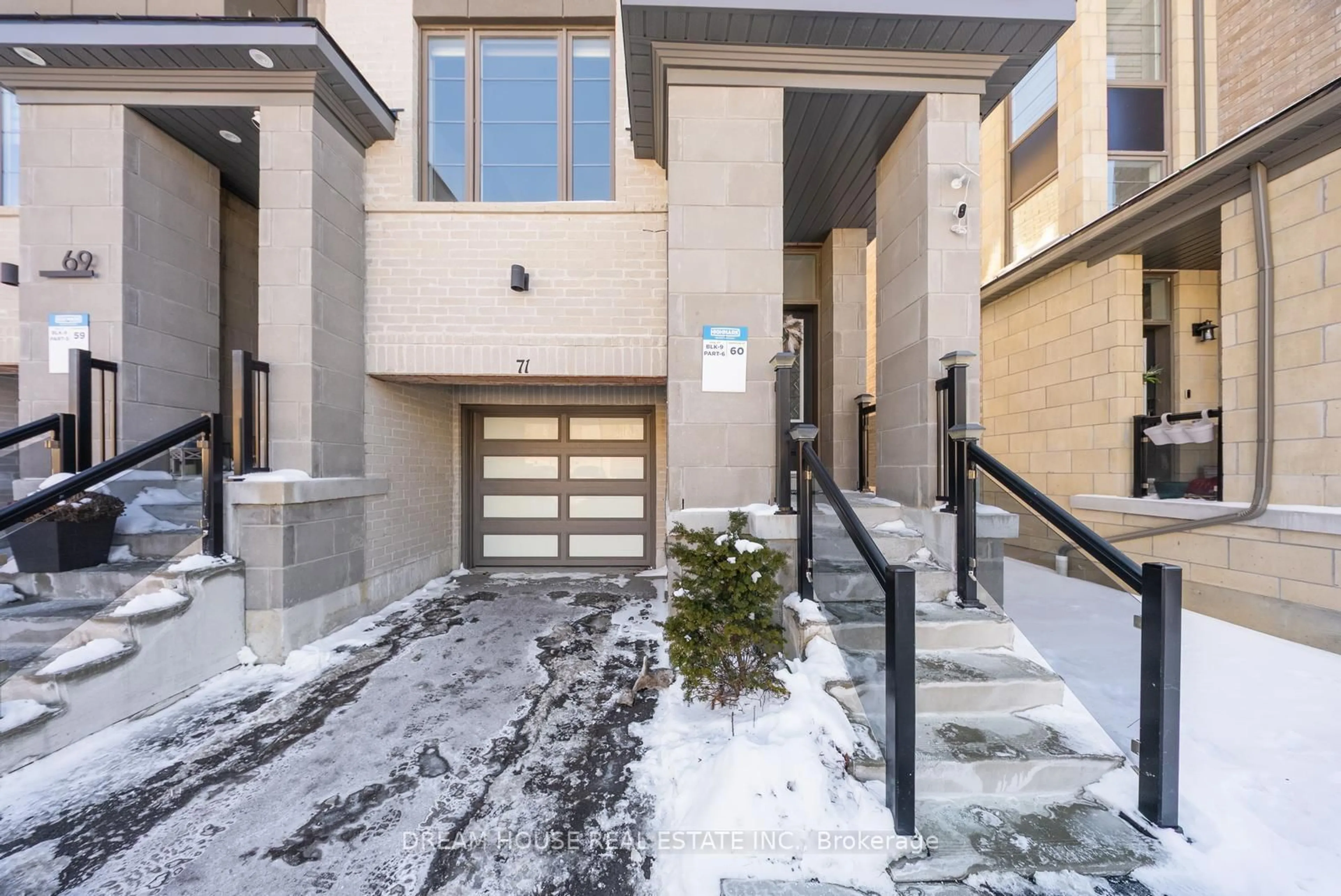 Unknown for 71 Donald Fleming Way #108, Whitby Ontario L1R 0N8