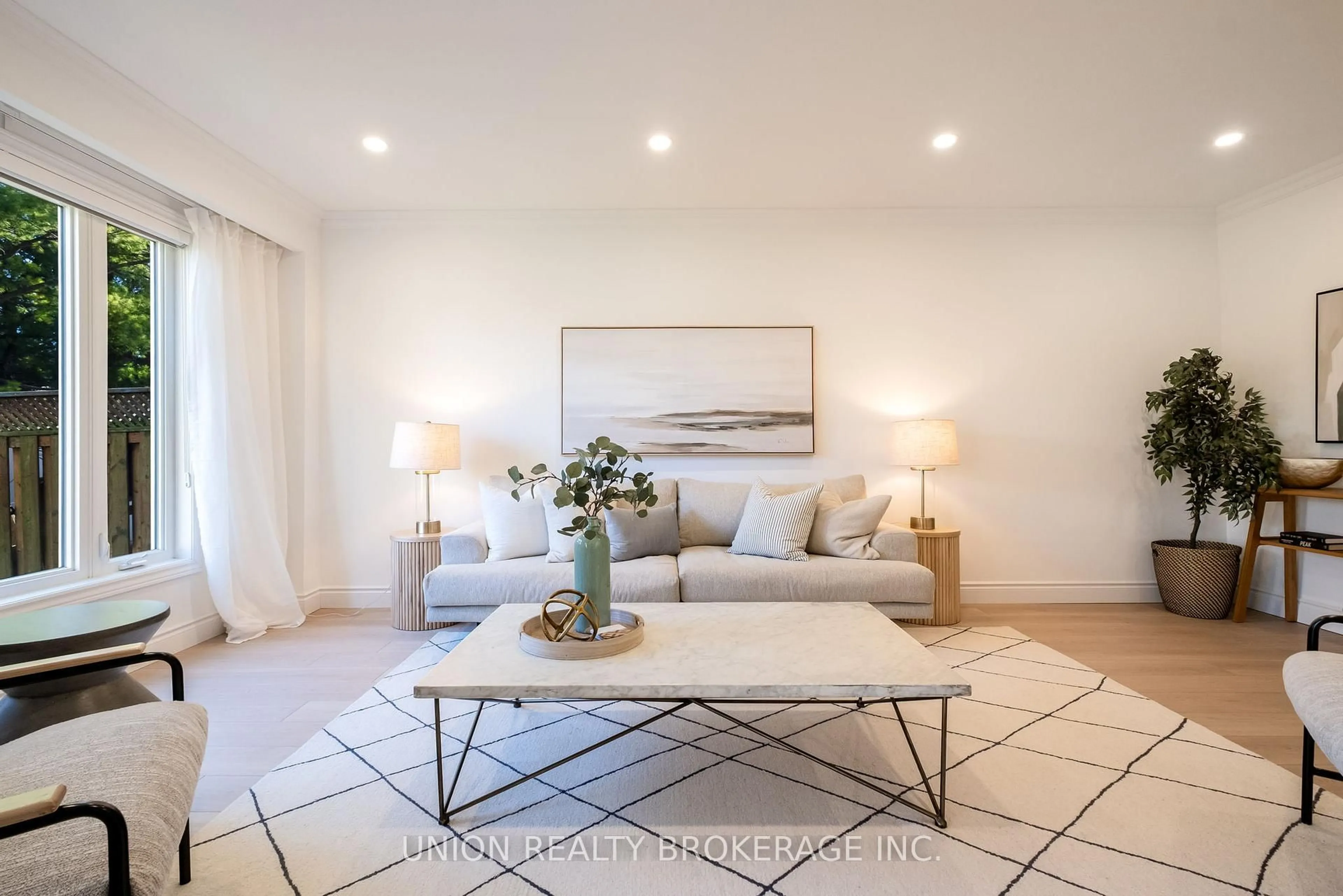 Living room with furniture, unknown for 85 La Peer Blvd, Toronto Ontario M1W 2H4