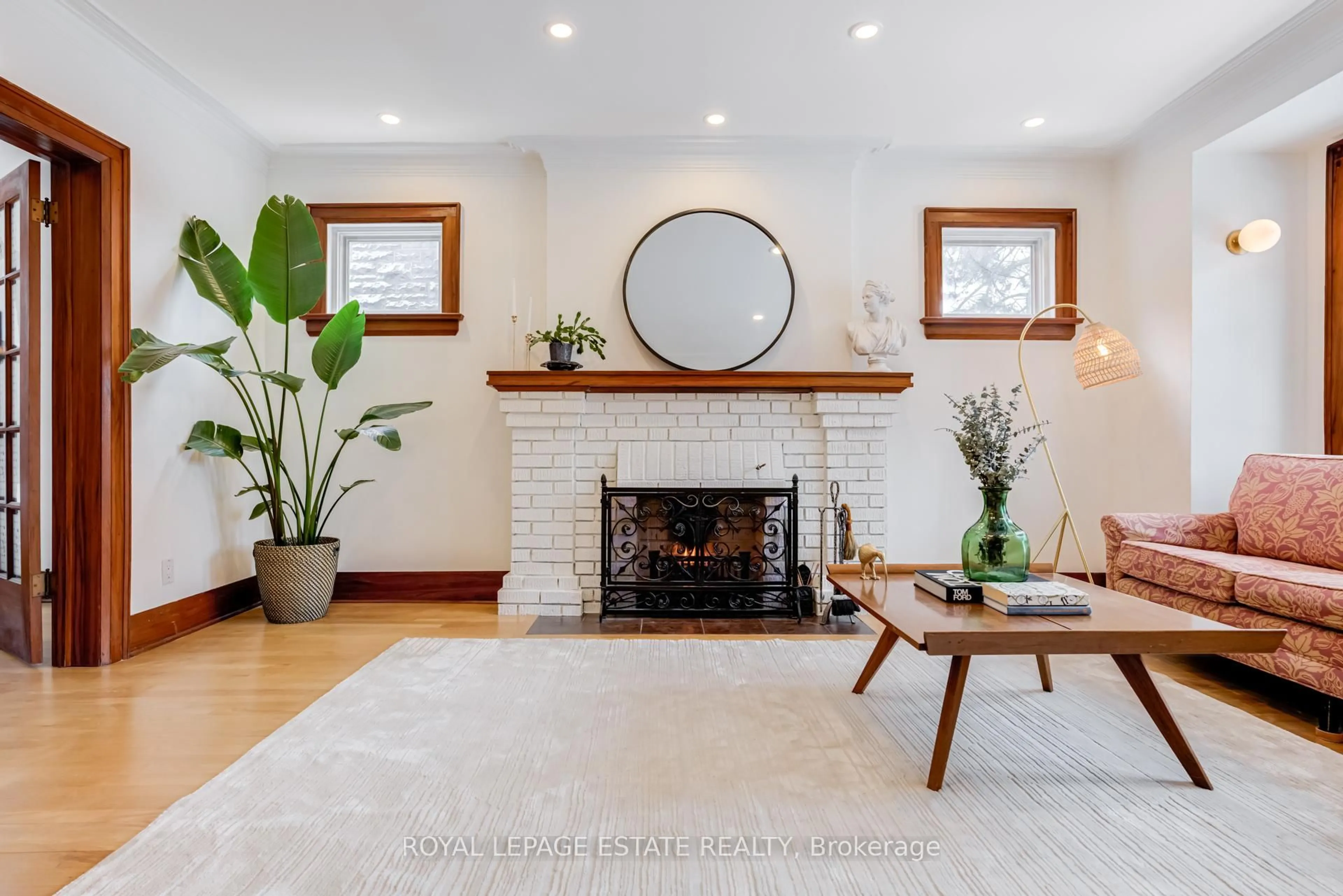 Living room with furniture, unknown for 71 Scarborough Rd, Toronto Ontario M4E 3M4