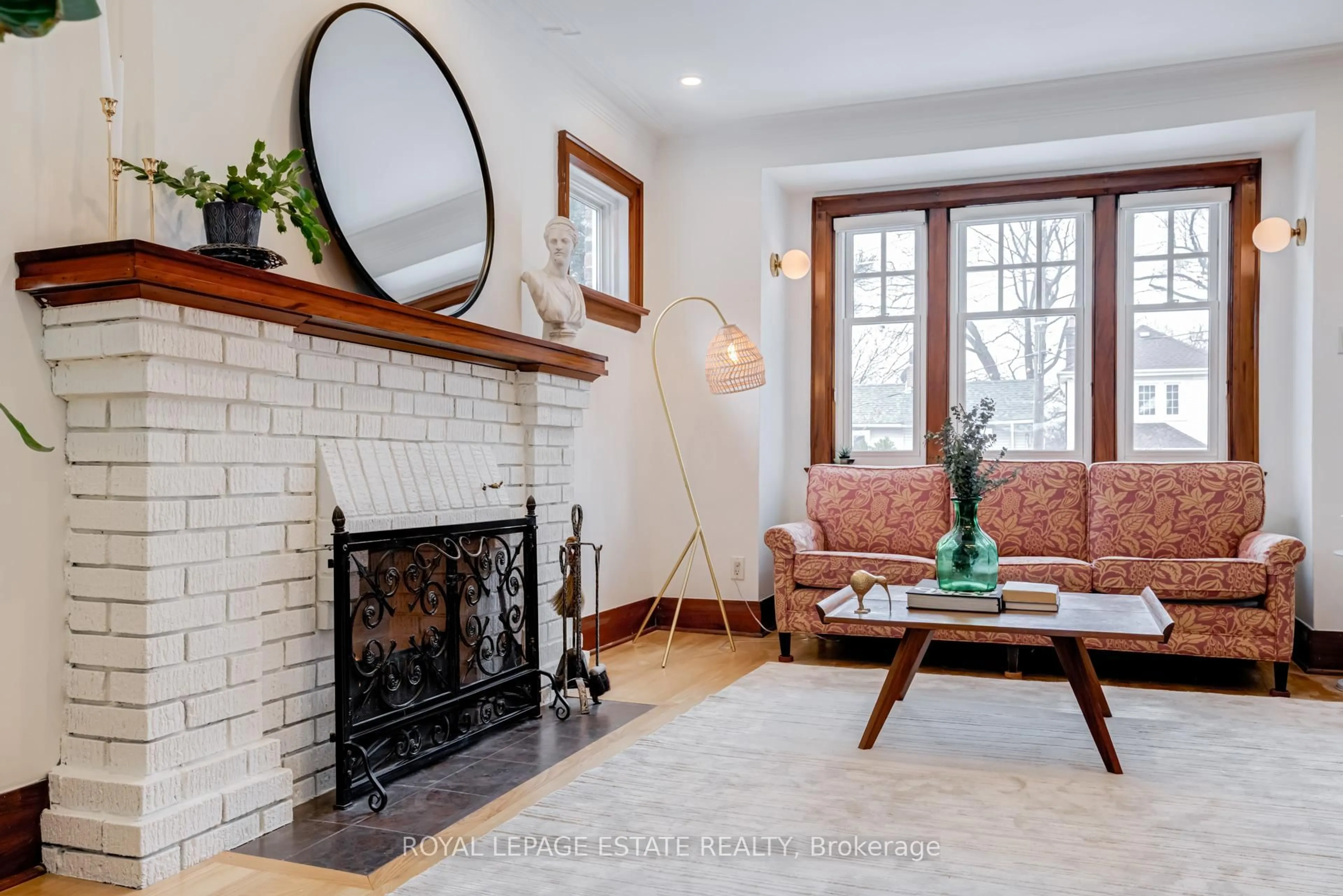 Living room with furniture, unknown for 71 Scarborough Rd, Toronto Ontario M4E 3M4