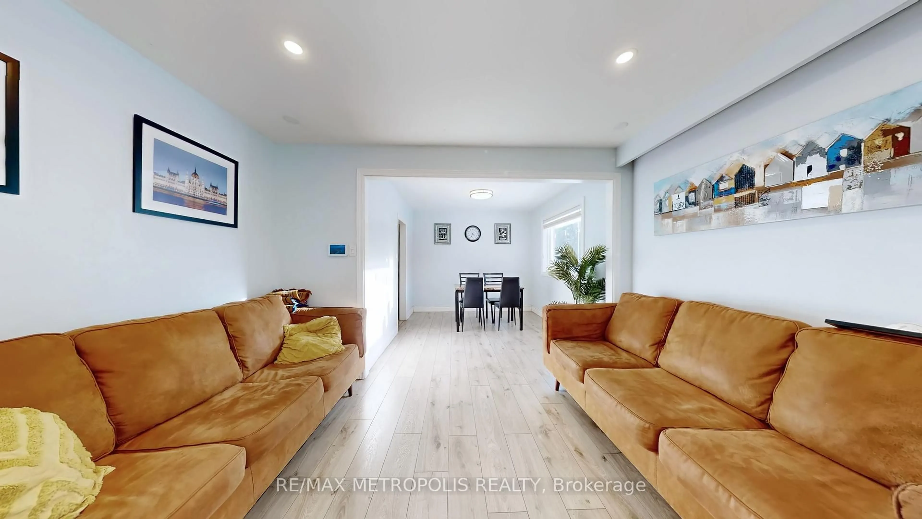 Living room with furniture, unknown for 10 Arlene Cres, Toronto Ontario M1P 3L9