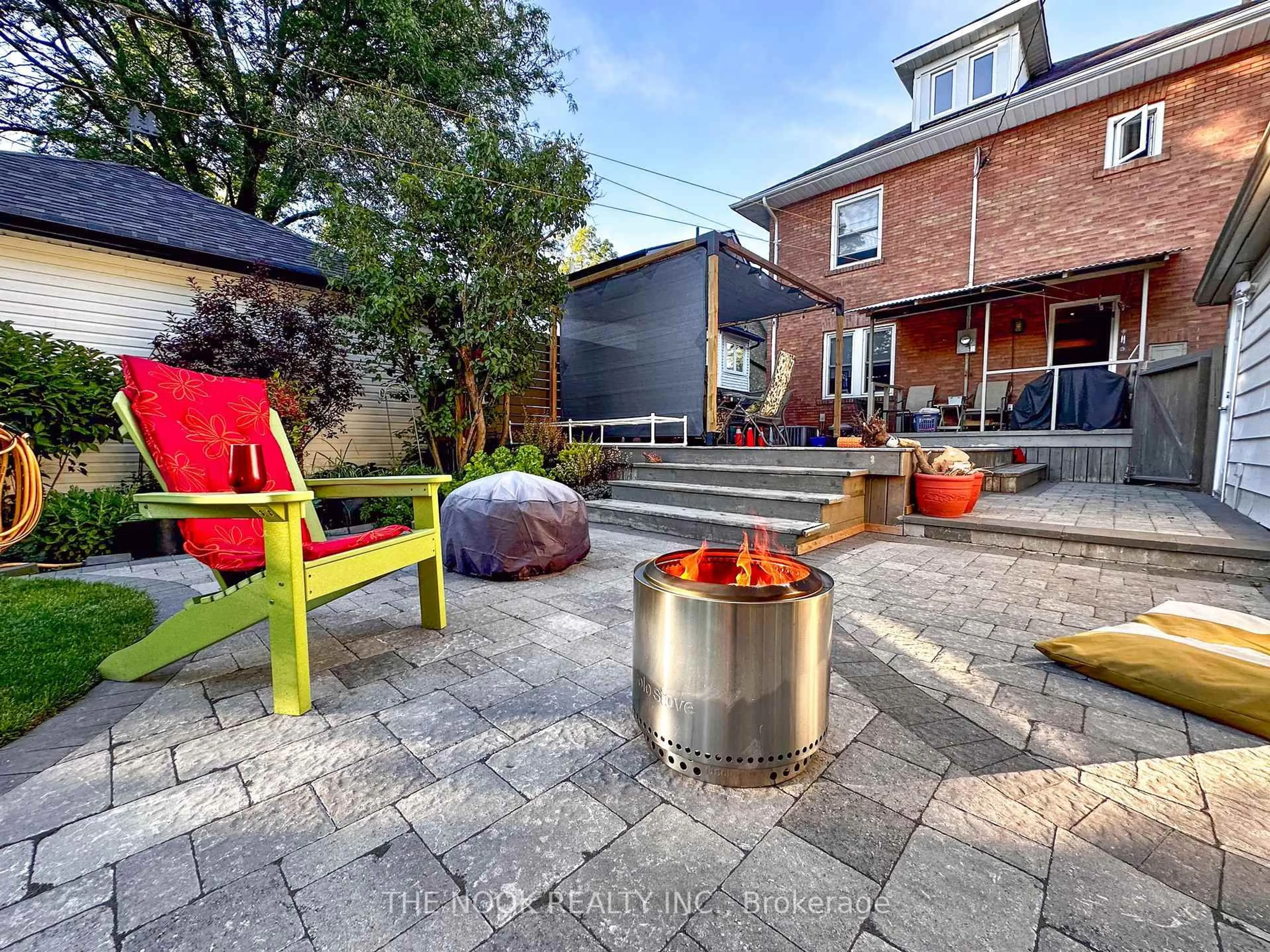 Patio, street for 460 Masson St, Oshawa Ontario L1G 4Z9