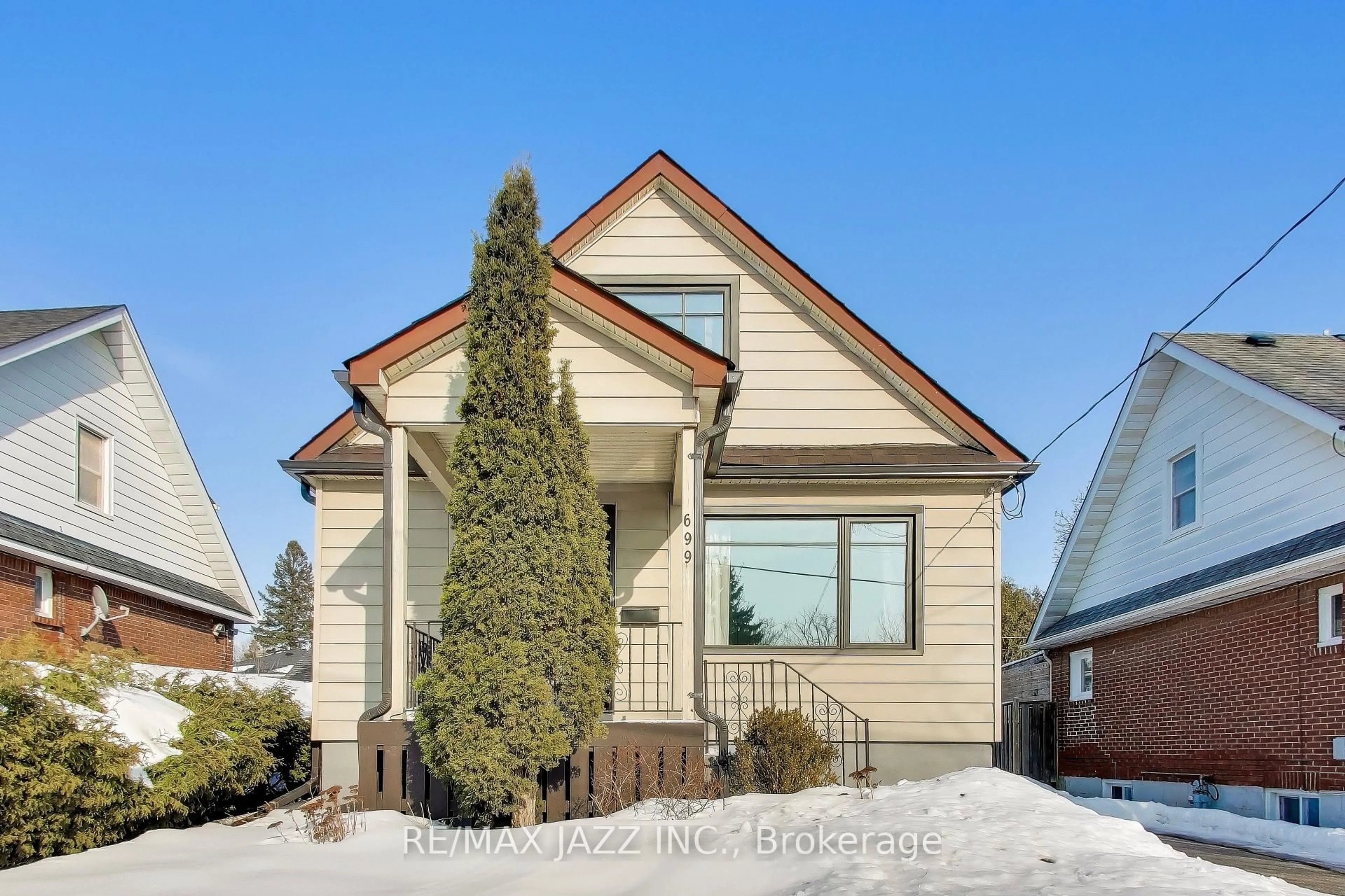 Home with brick exterior material, street for 699 Hortop St, Oshawa Ontario L1G 4N7