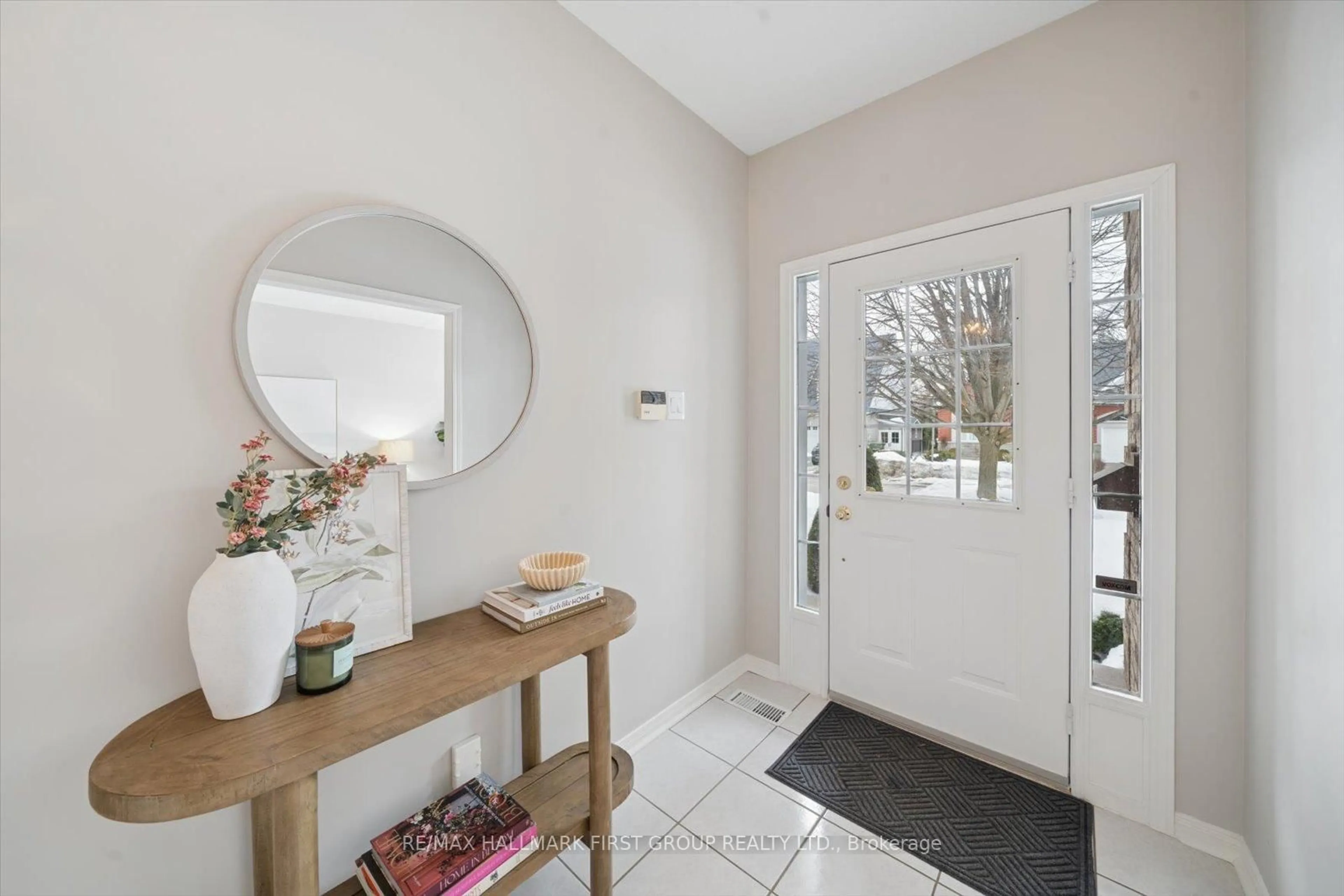 Indoor entryway for 83 Auburn Lane, Clarington Ontario L1E 2E9
