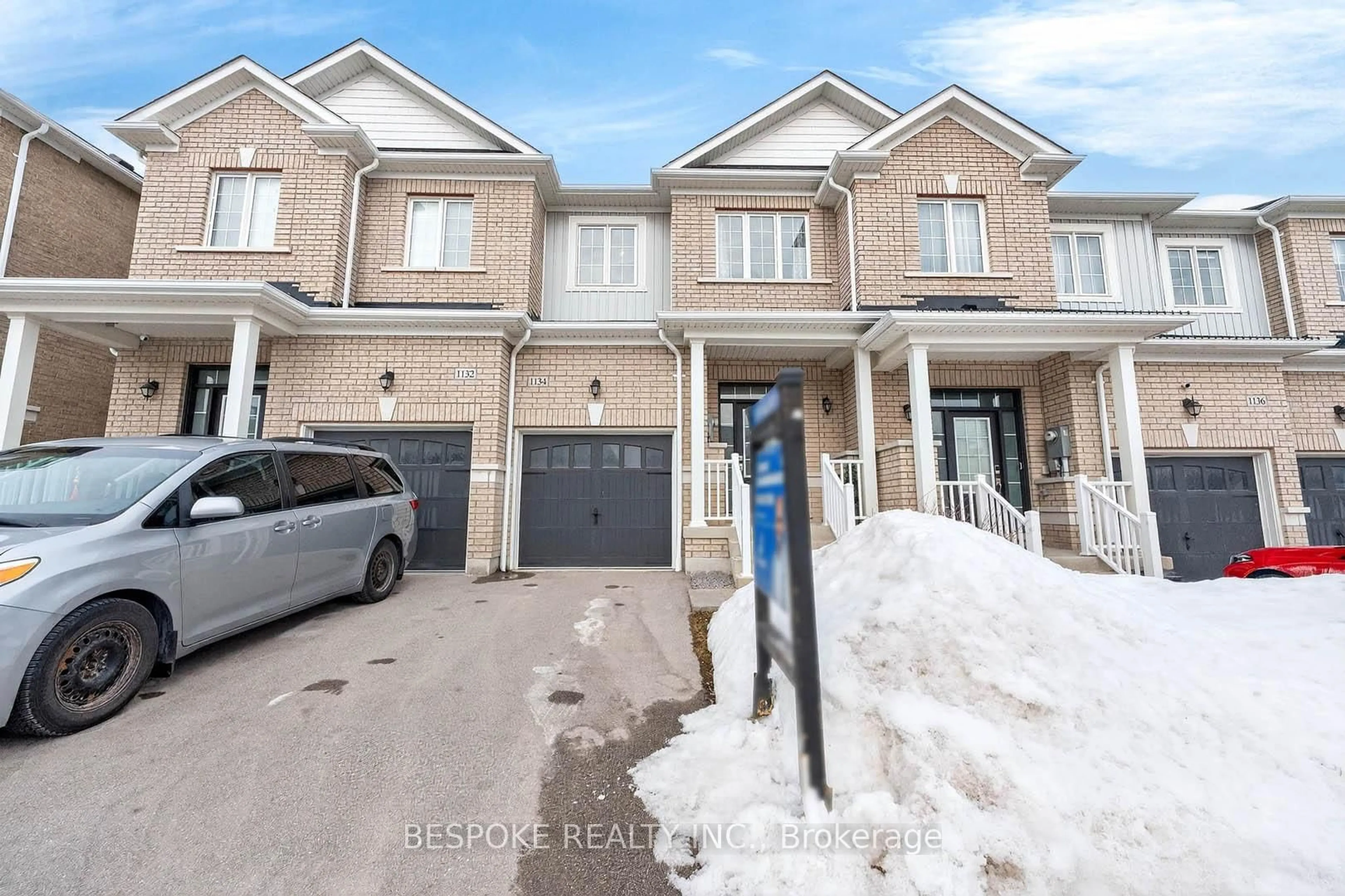 A pic from outside/outdoor area/front of a property/back of a property/a pic from drone, street for 1134 CITRINE St, Pickering Ontario L1X 0G7