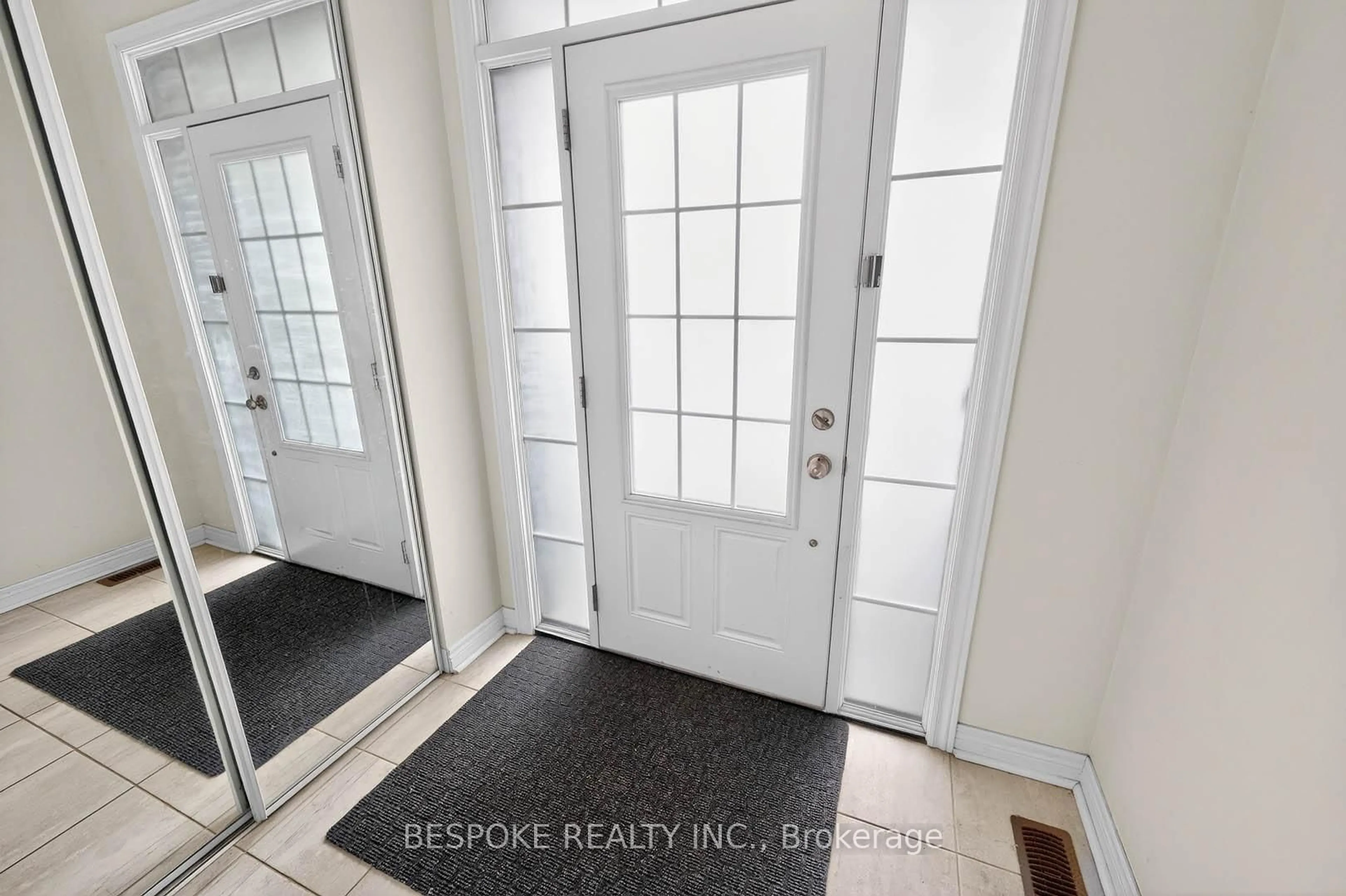 Indoor entryway for 1134 CITRINE St, Pickering Ontario L1X 0G7