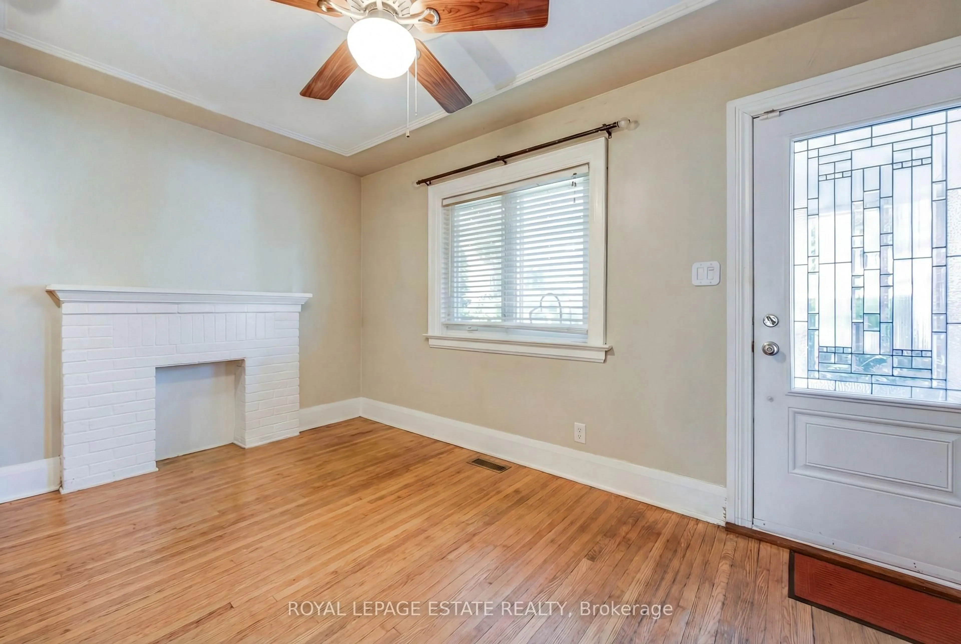 A pic of a room for 65 Queensbury Ave, Toronto Ontario M1N 2X8