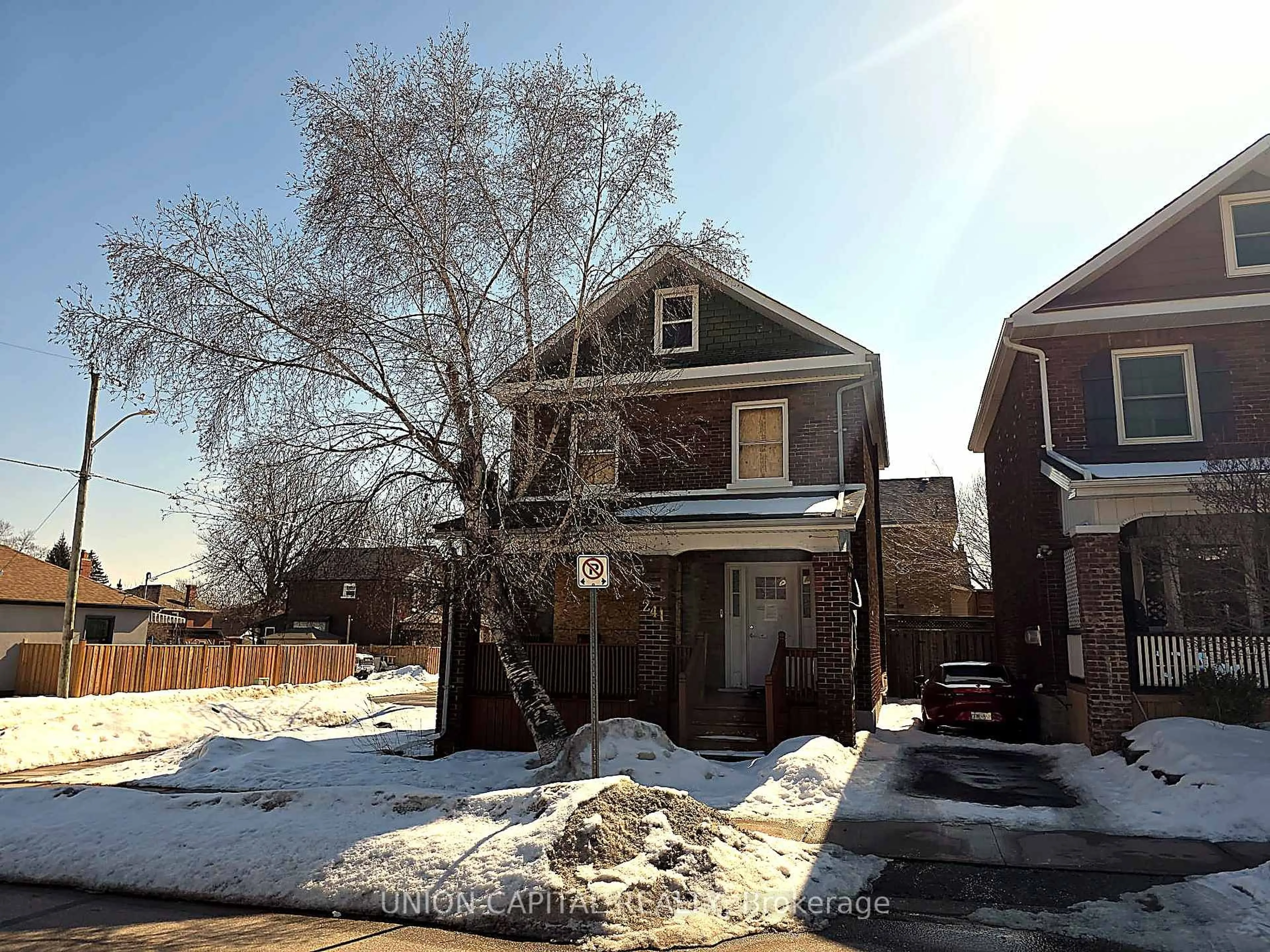 A pic from outside/outdoor area/front of a property/back of a property/a pic from drone, street for 241 Eulalie Ave, Oshawa Ontario L1H 2B3