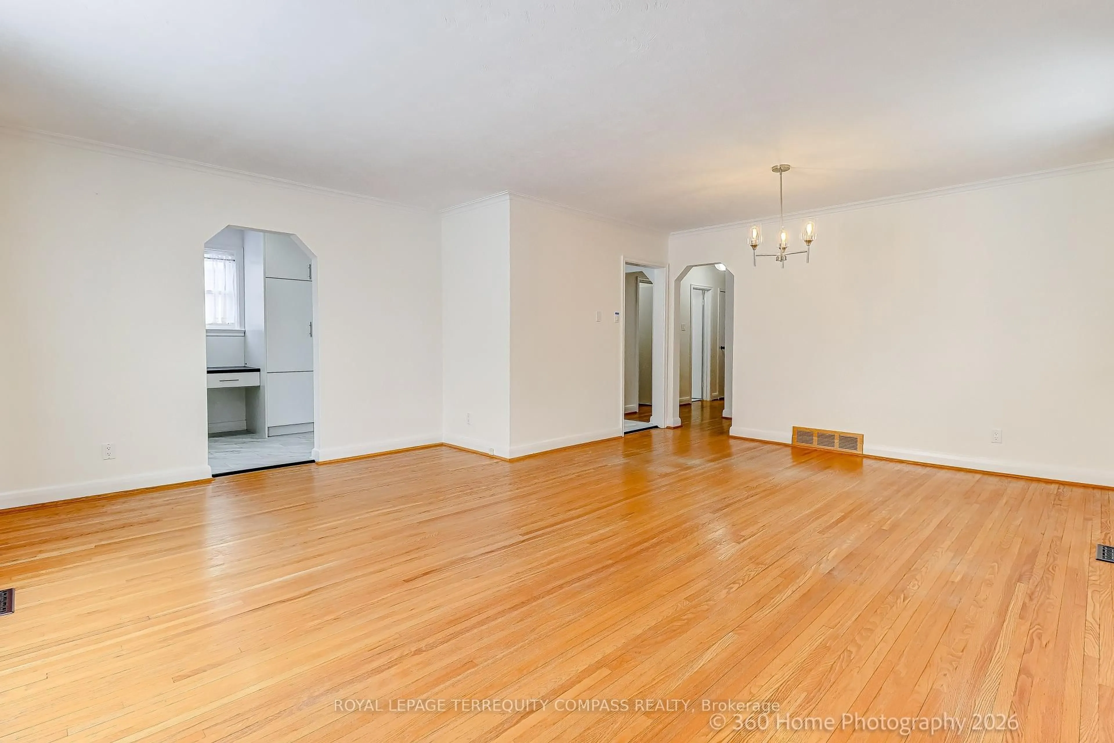 A pic of a room for 90 Trinnell Blvd, Toronto Ontario M1L 1S7