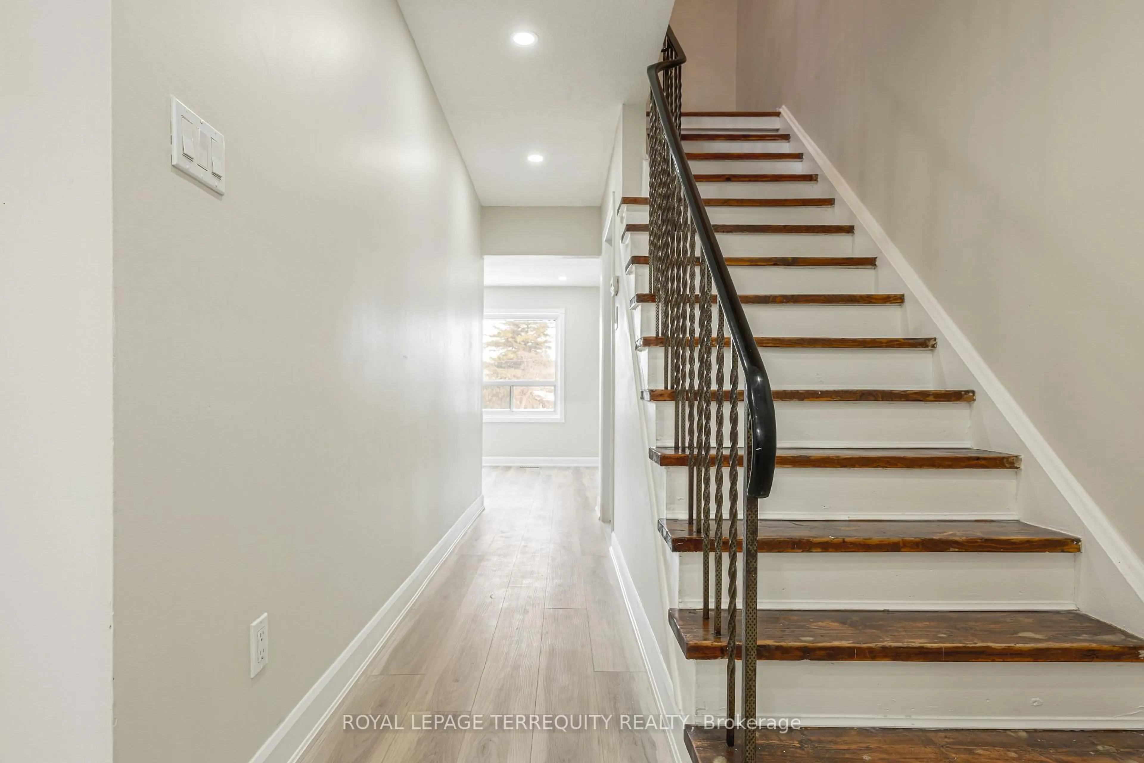 Stairs for 1945 Denmar Rd #14, Pickering Ontario L1V 3E2