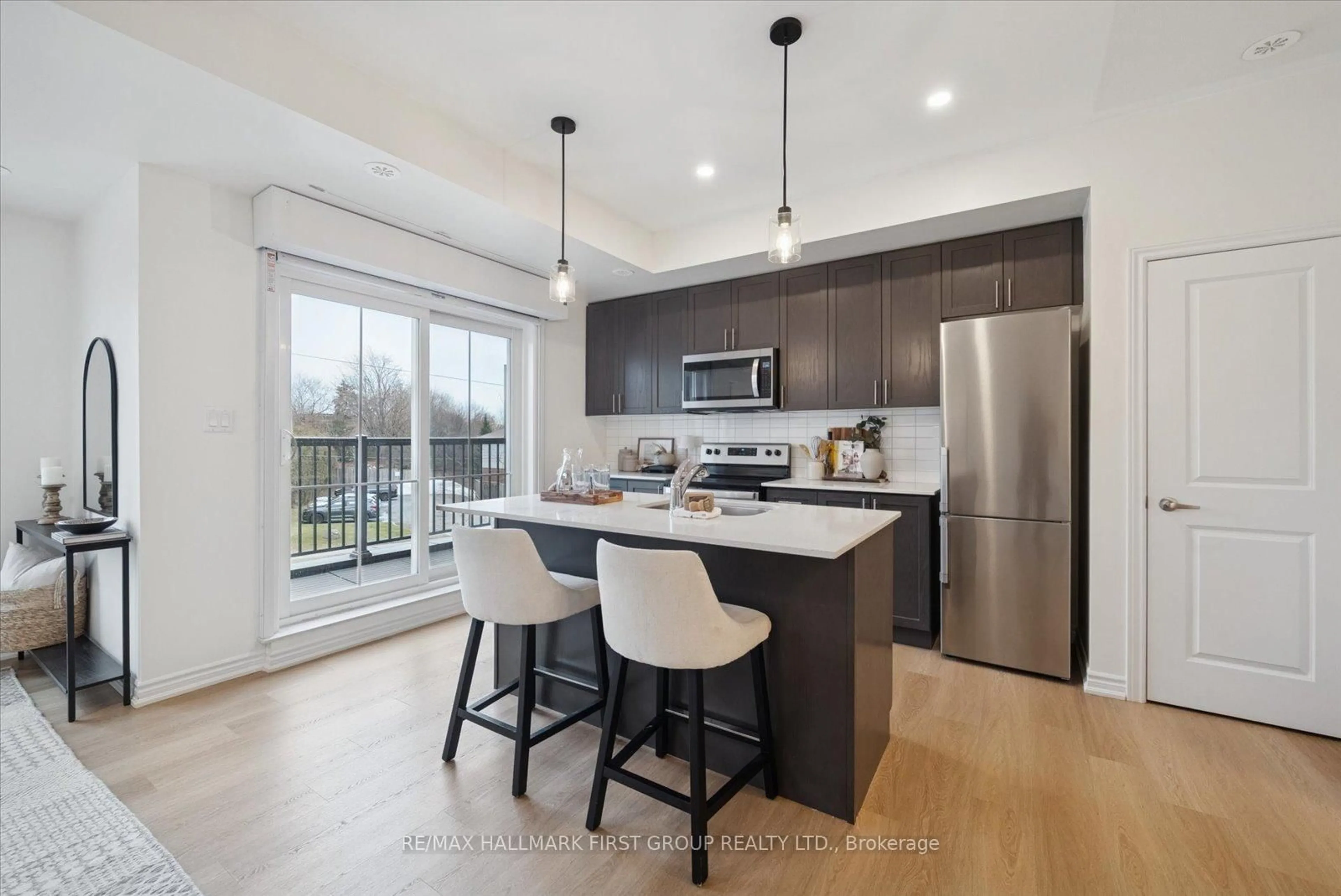 Open concept kitchen, unknown for 485 Beresford Path #6, Oshawa Ontario L1H 5S7