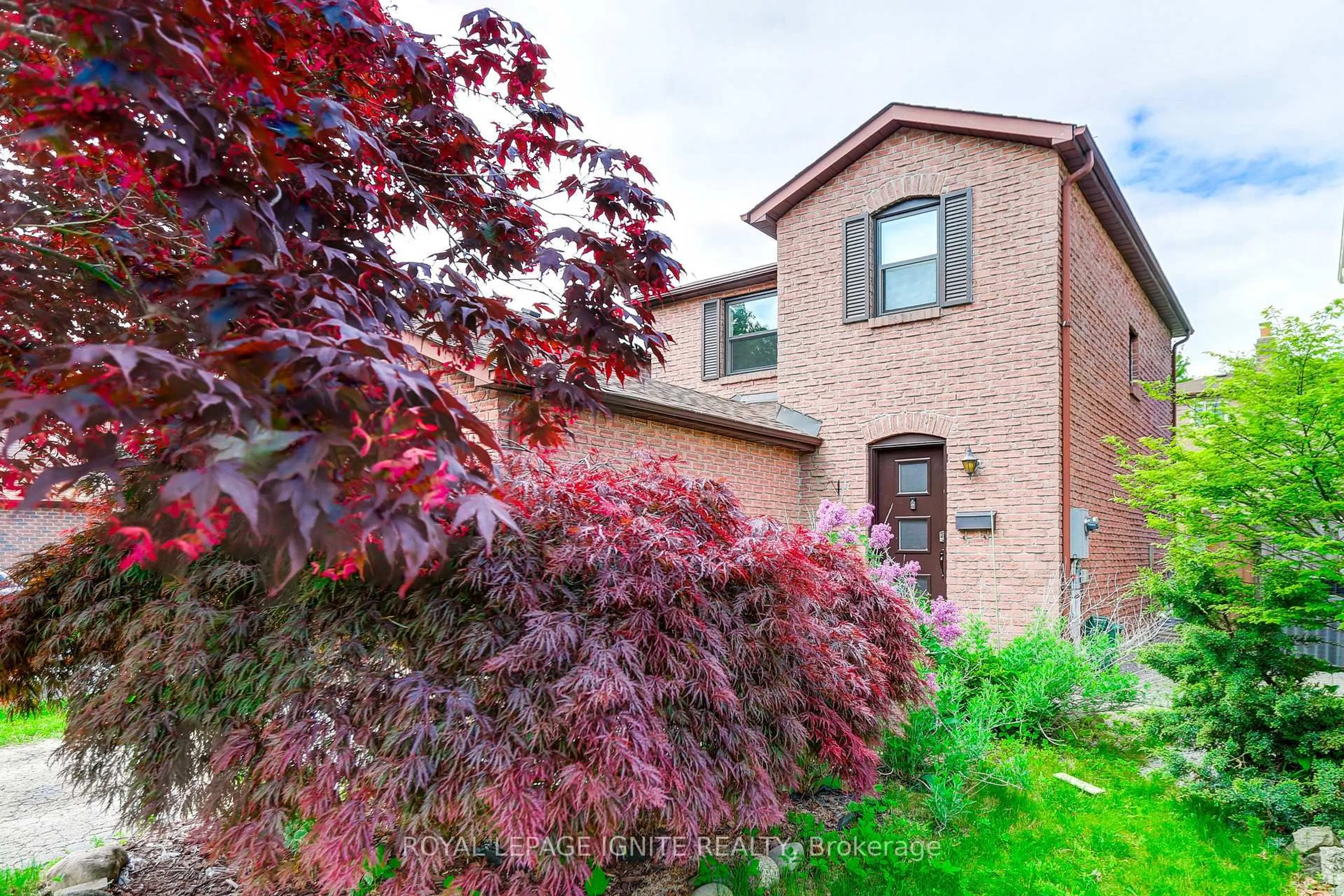 Home with brick exterior material, street for 172 Radford Dr, Ajax Ontario L1T 2C2