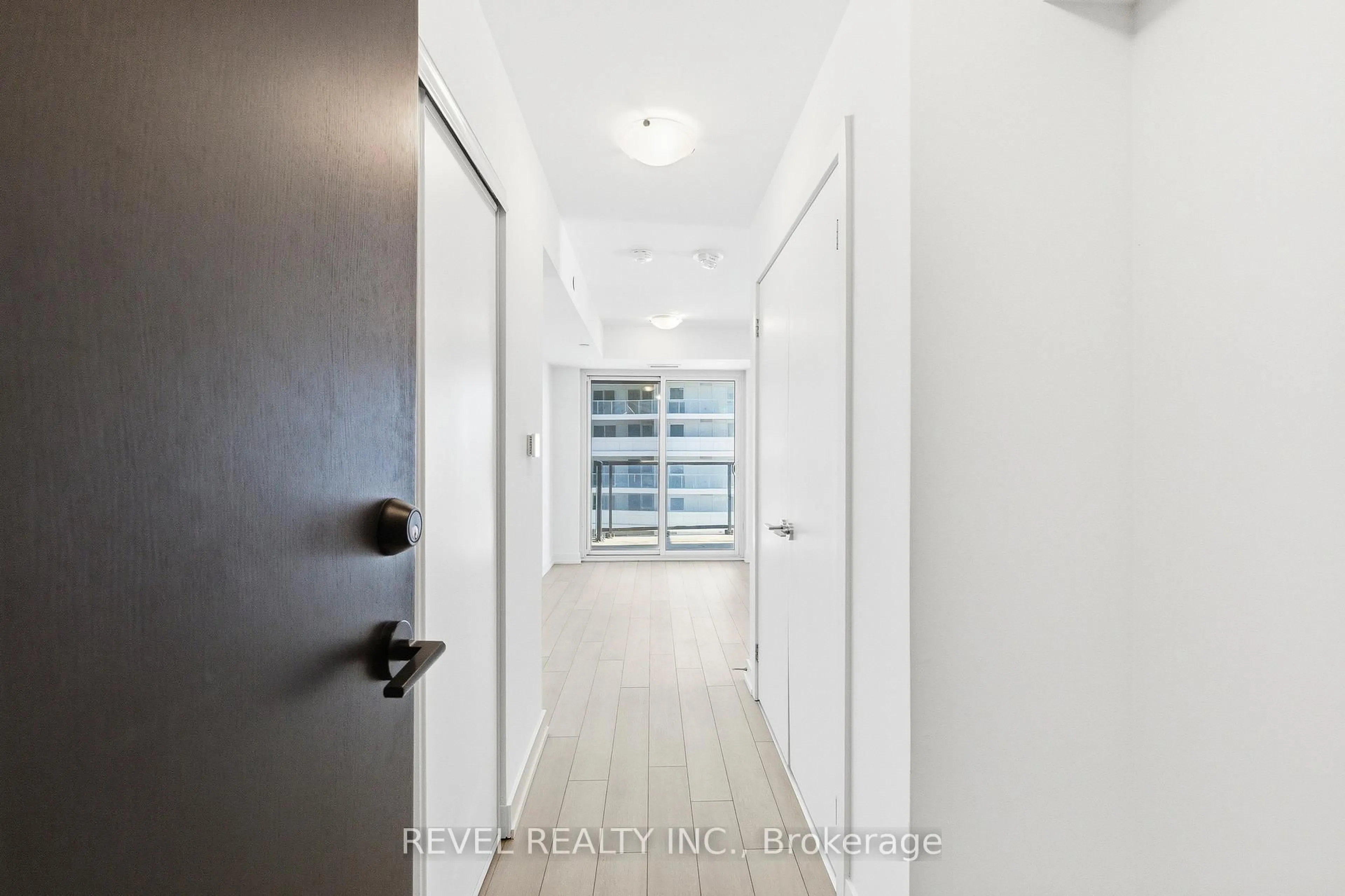 Indoor entryway for 1480 Bayly St #912, Pickering Ontario L1W 3R5