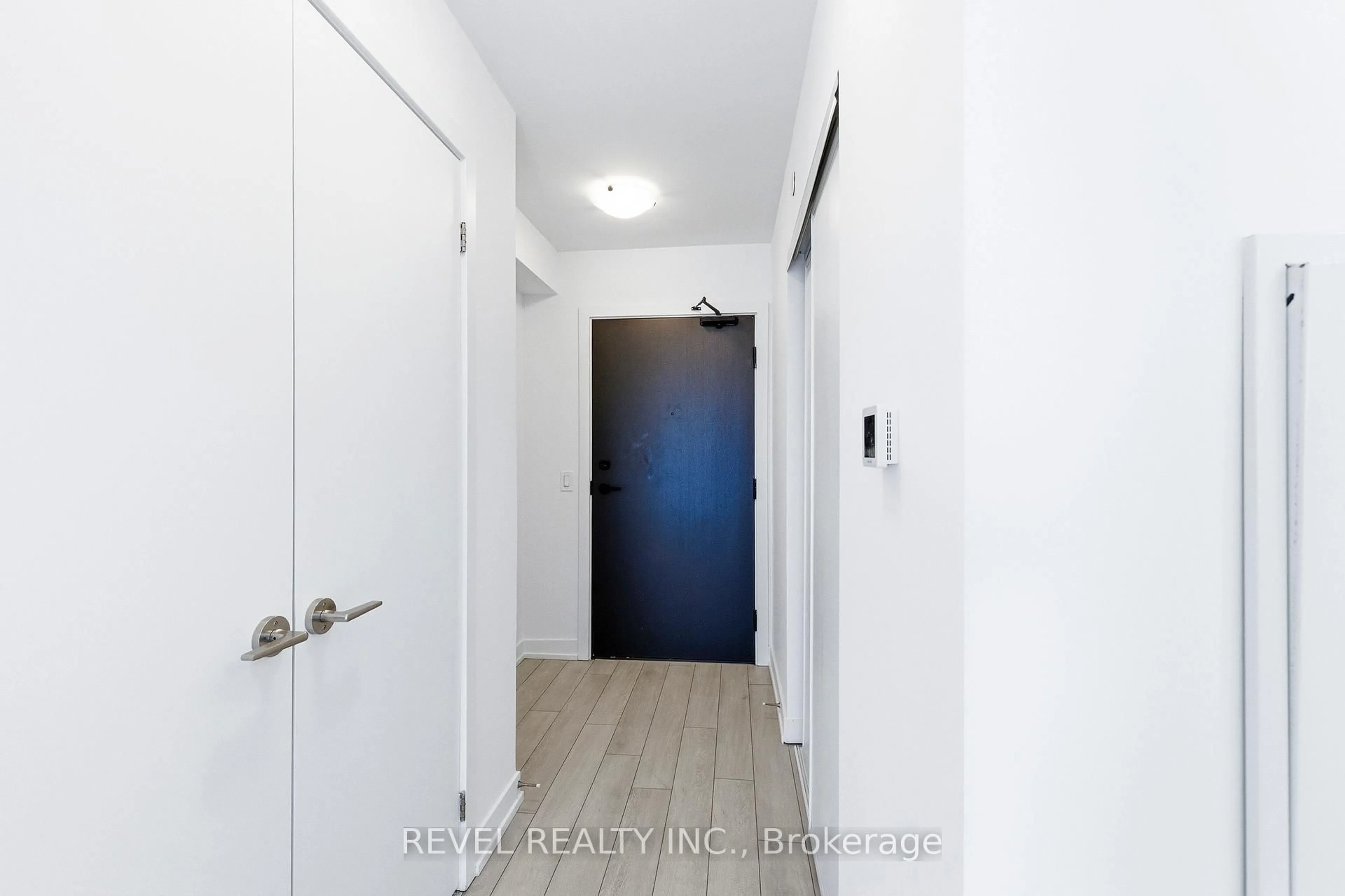 Indoor entryway for 1480 Bayly St #912, Pickering Ontario L1W 3R5