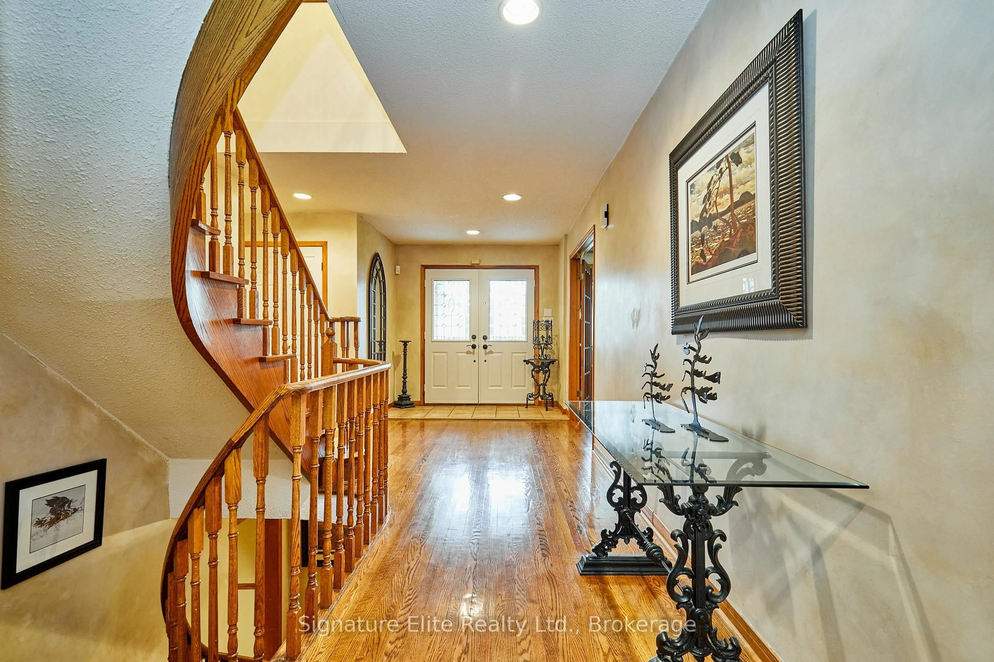 Indoor foyer for 4 Camor Crt, Toronto Ontario M1C 4V5