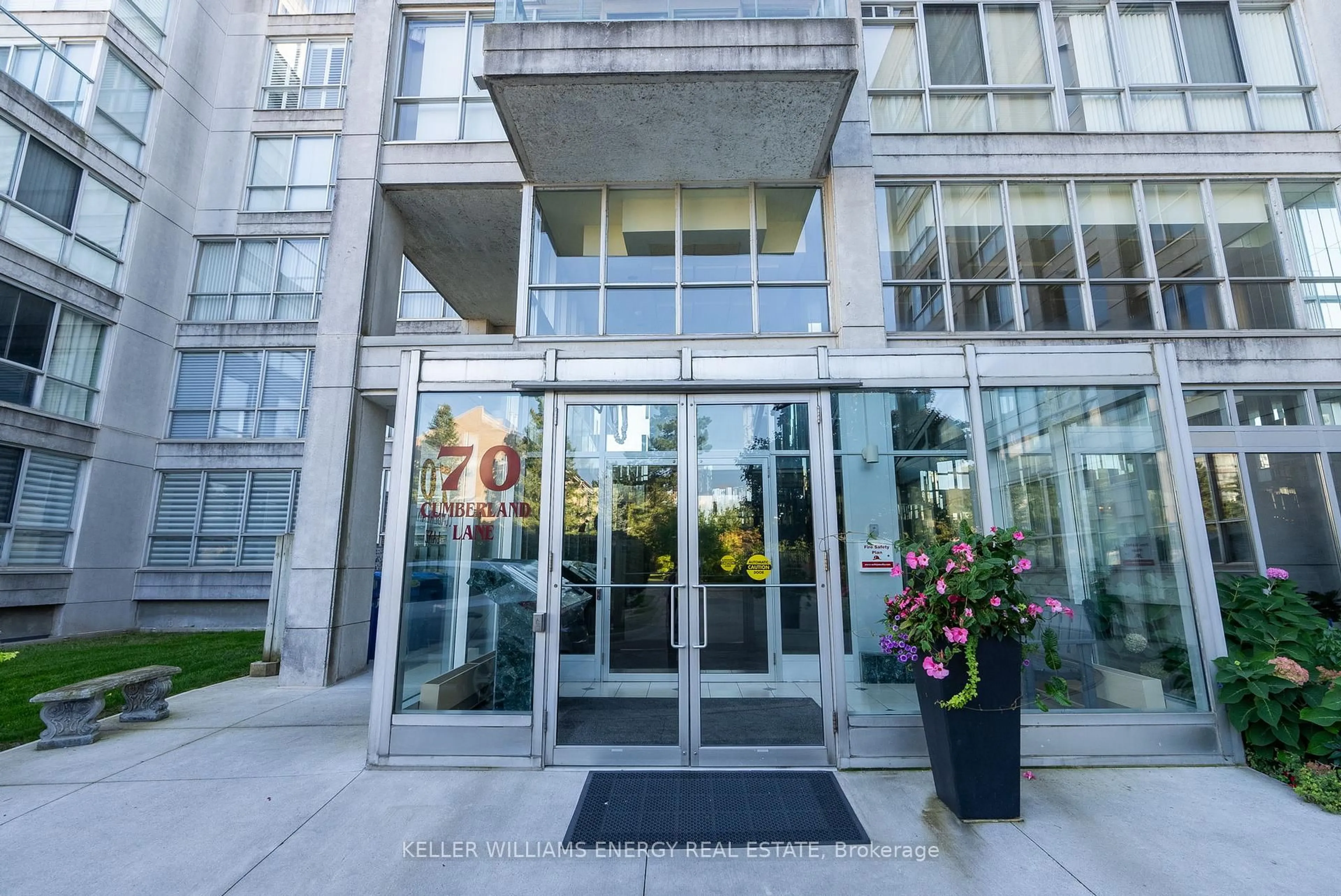 Indoor foyer for 70 Cumberland Lane #105, Ajax Ontario L1S 7K2