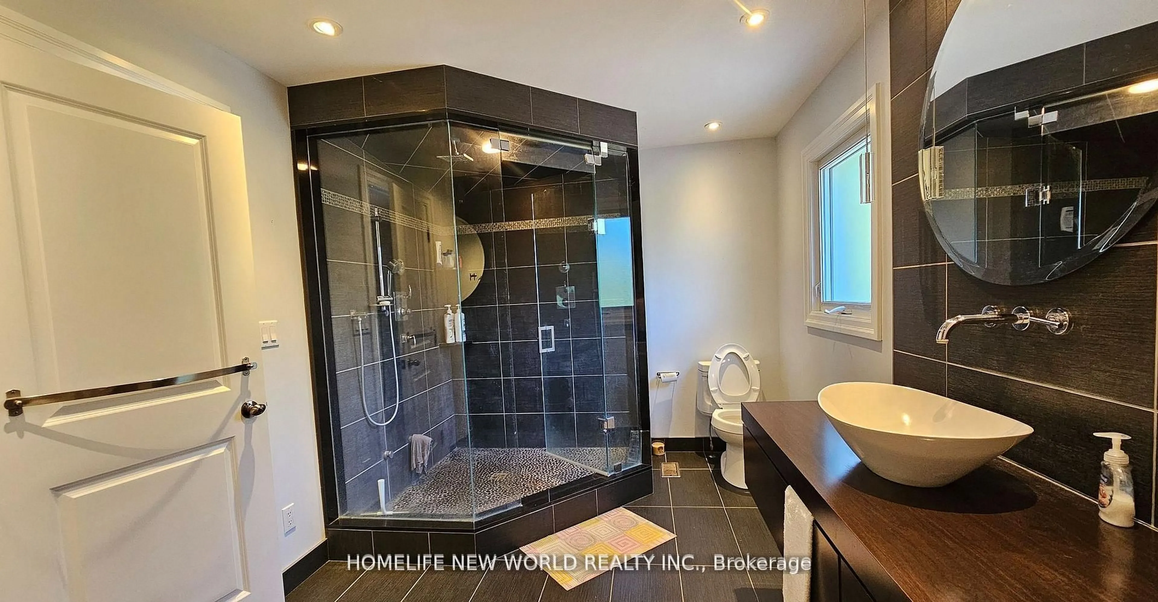 Contemporary bathroom, ceramic/tile floor for 20 Potts Lane, Scugog Ontario L0B 1E0