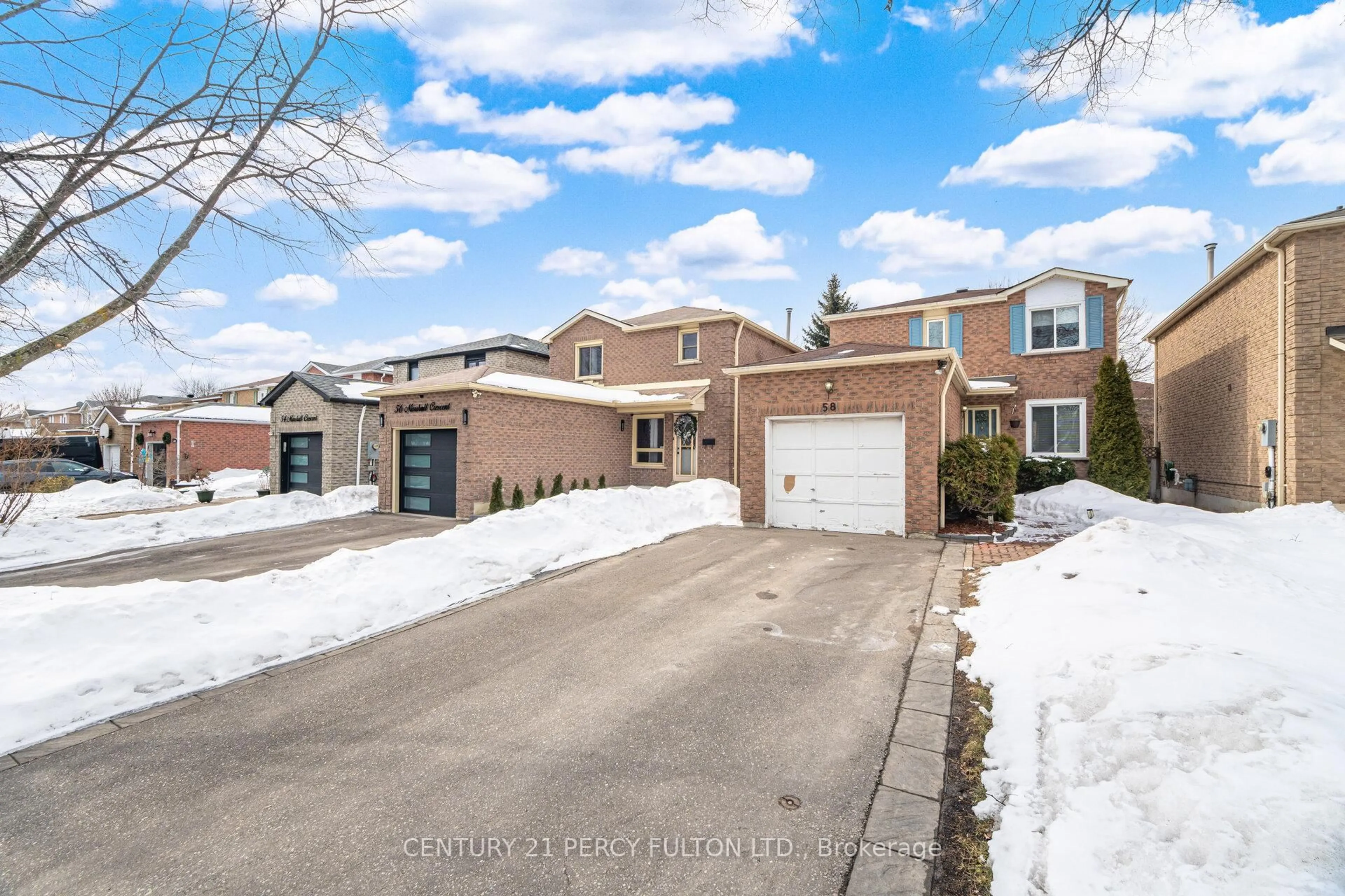 A pic from outside/outdoor area/front of a property/back of a property/a pic from drone, street for 58 Marshall Cres, Ajax Ontario L1T 2N9