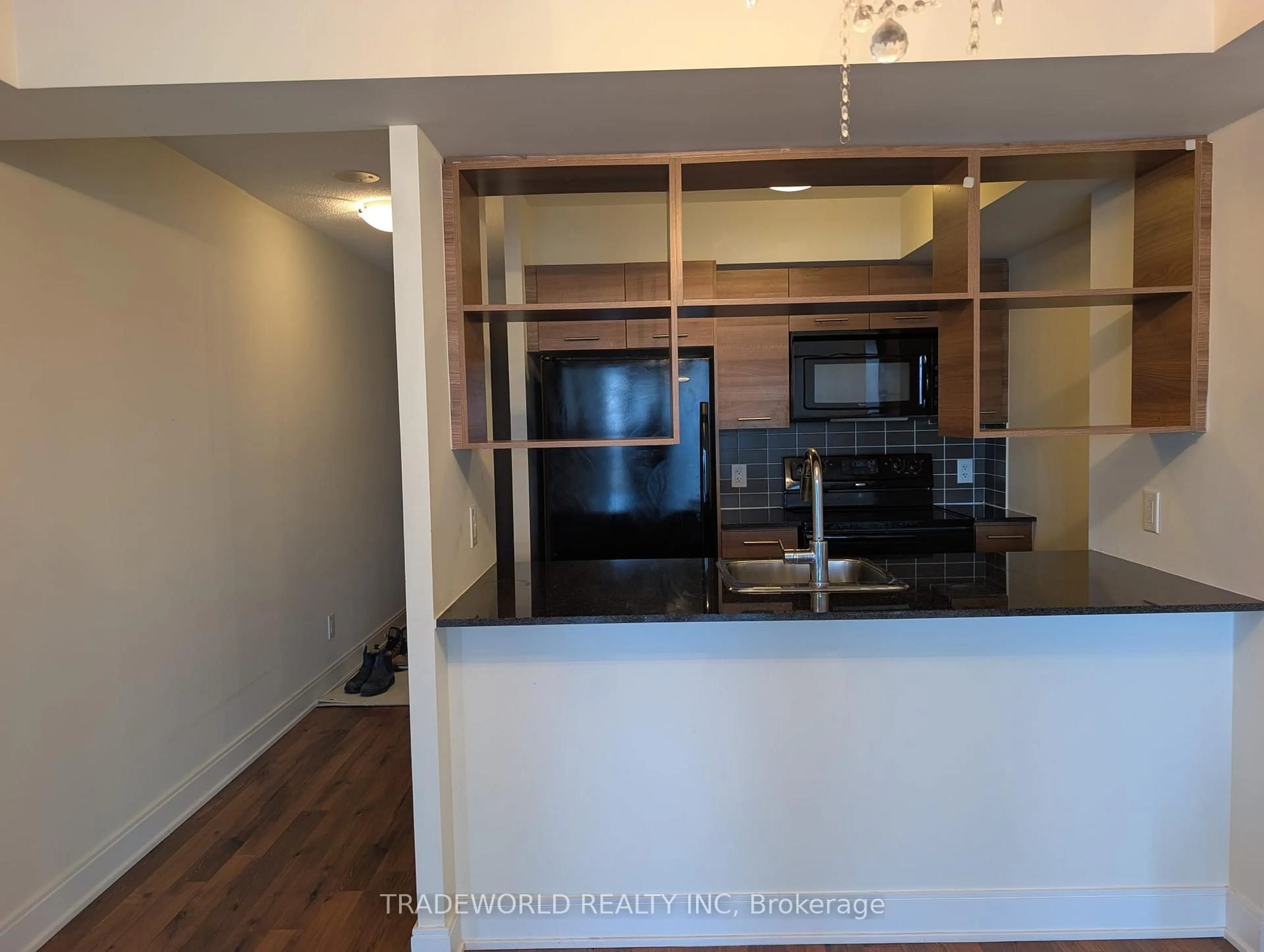 Open concept kitchen, unknown for 135 Village Green Sq #1622, Toronto Ontario M1S 0G4
