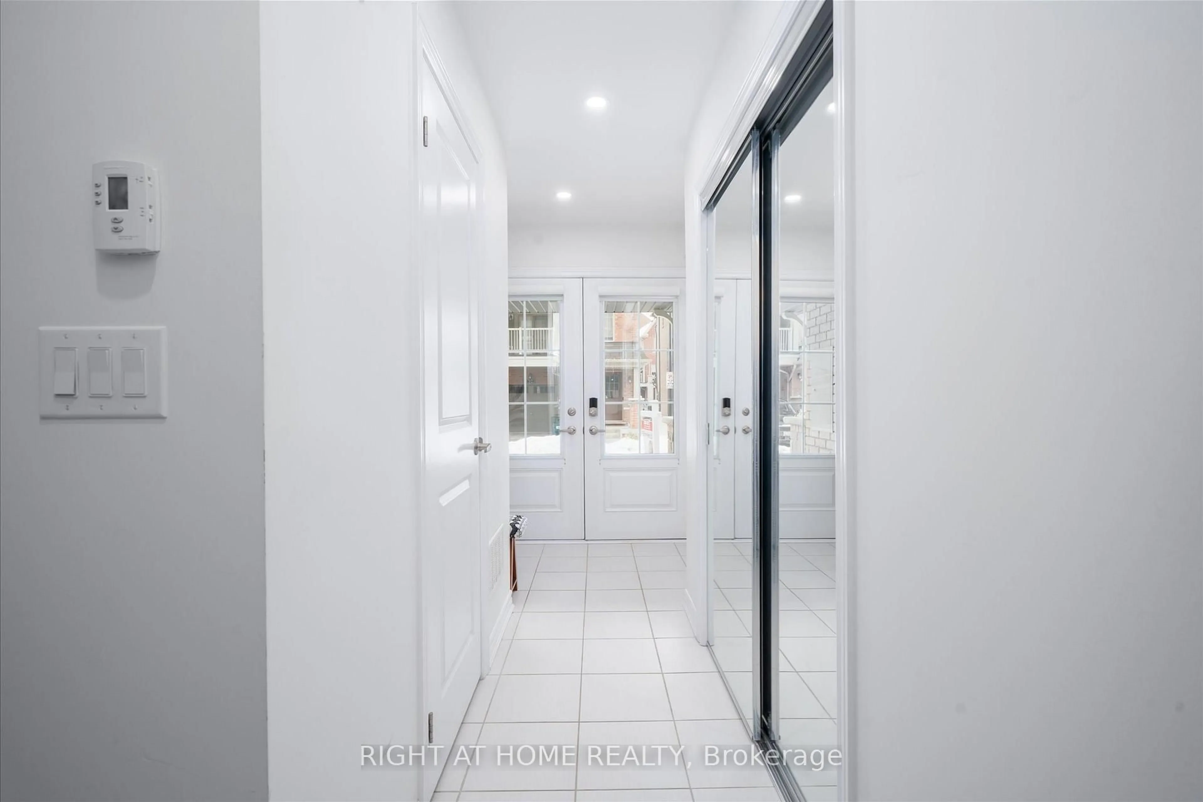 Unknown for 33 Amulet Way, Whitby Ontario L1R 0R5