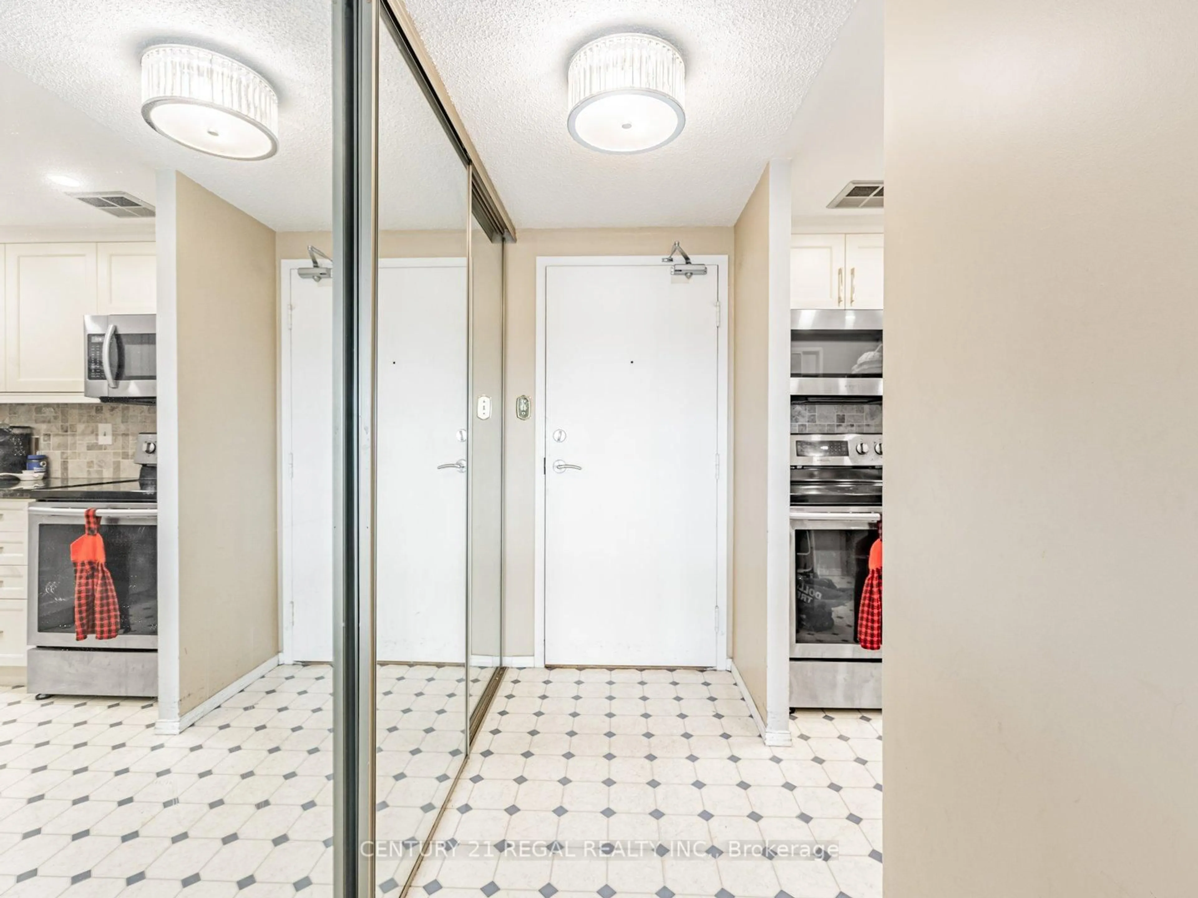 Indoor entryway for 20 Dean Park Rd #601, Toronto Ontario M1B 3G9