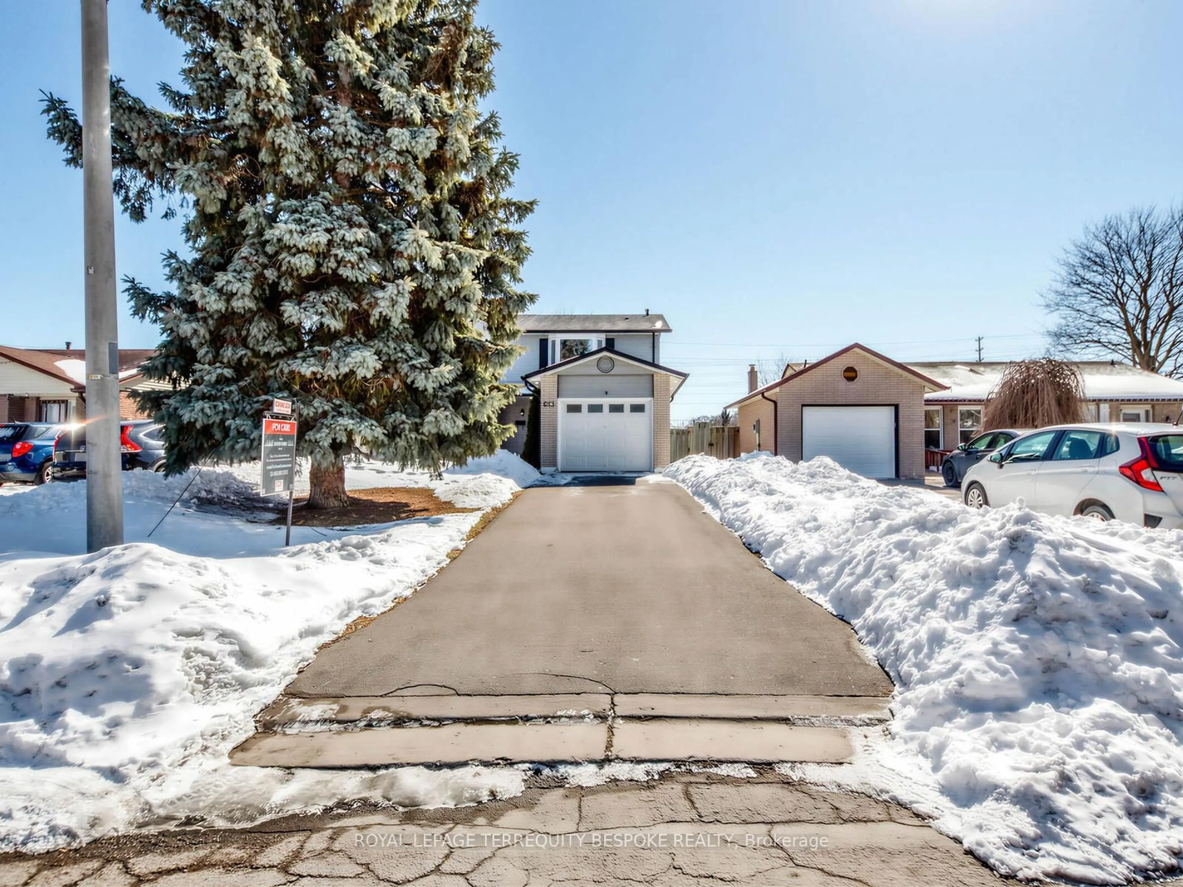 Unknown for 613 Foxrun Crt, Oshawa Ontario L1K 1N9