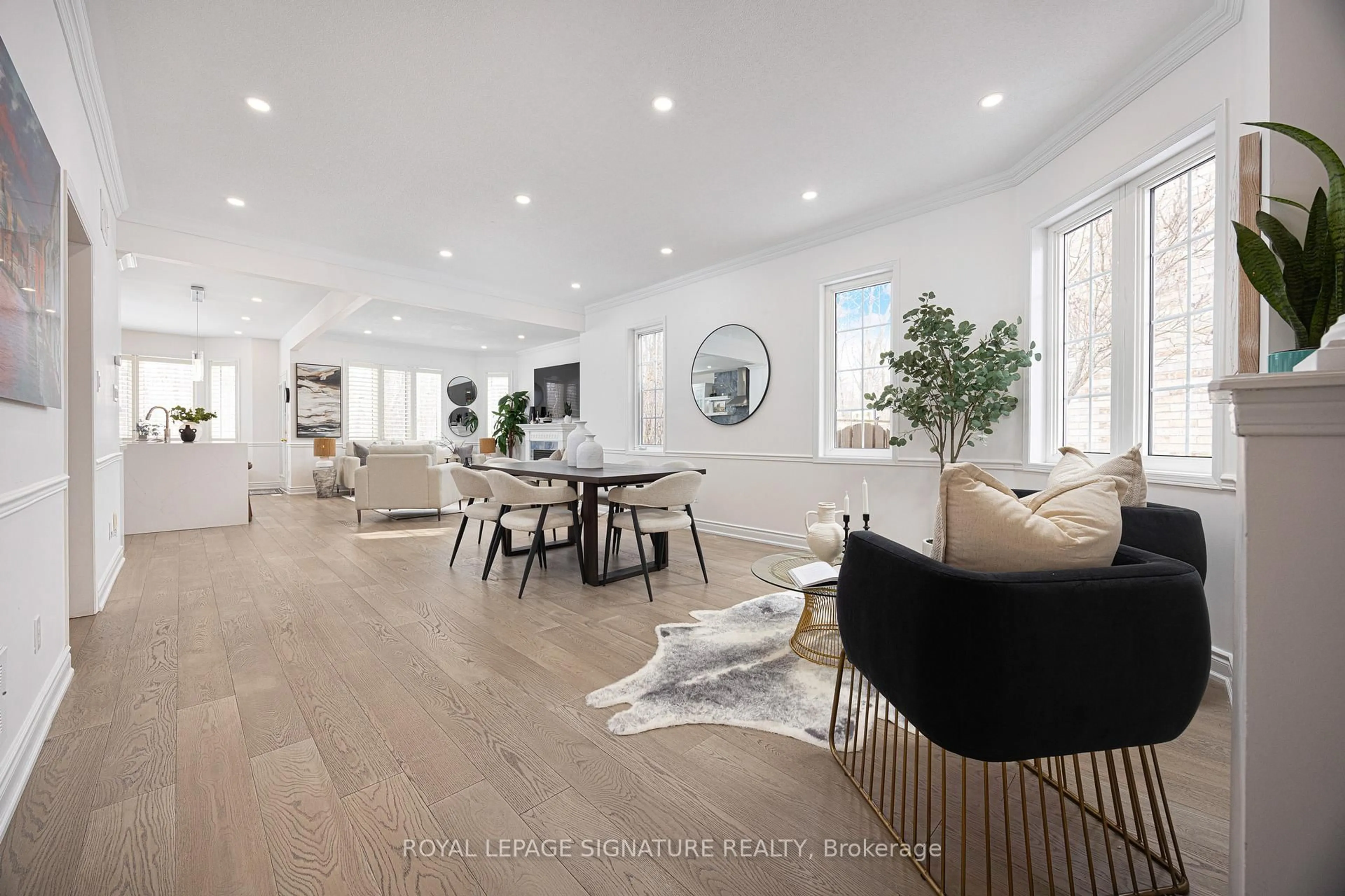 Unknown for 328 Maple View Crt, Pickering Ontario L1X 2X3