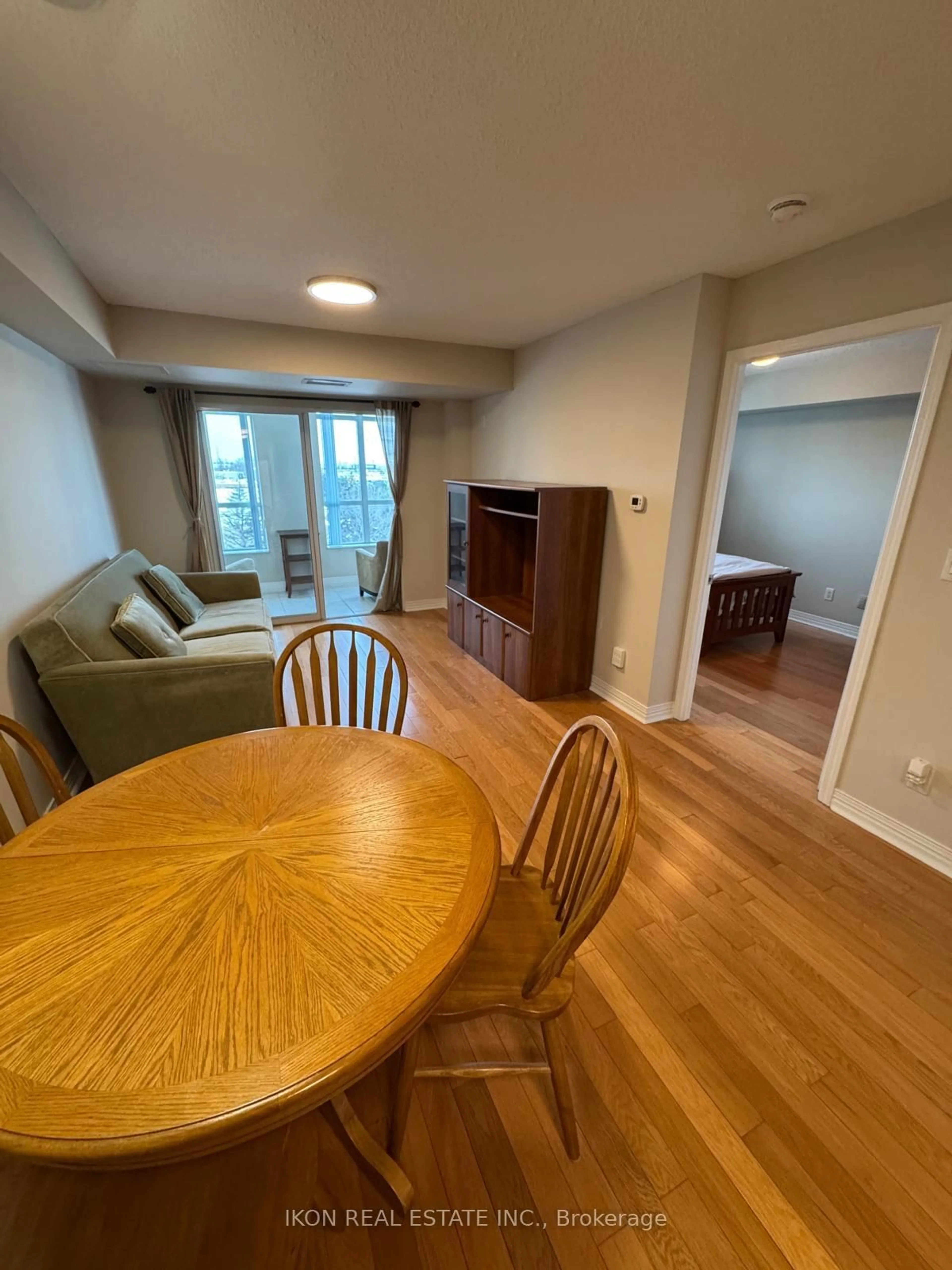 A pic of a room for 100 Scottfield Dr #615, Toronto Ontario M1S 5W5