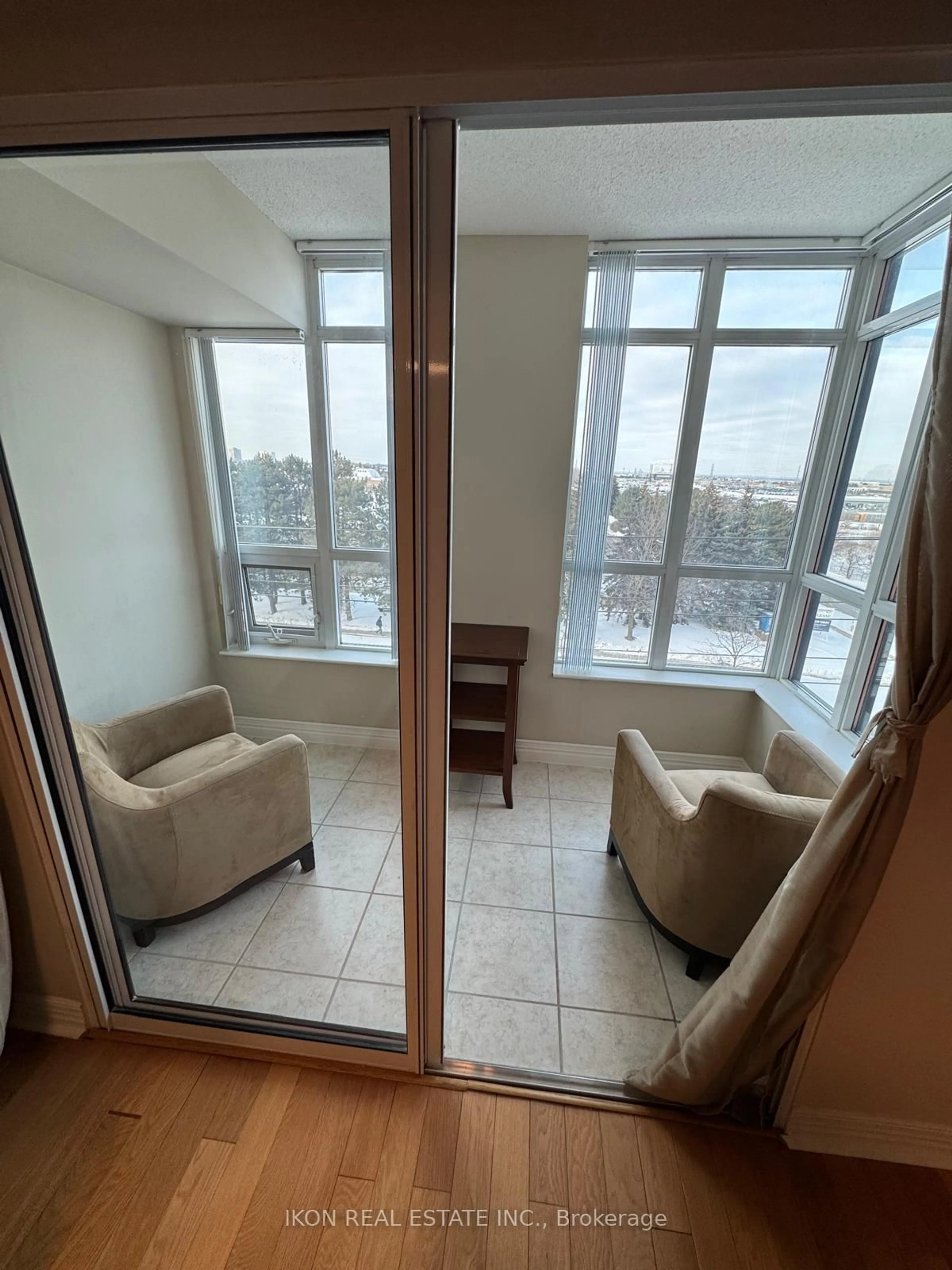 A pic of a room for 100 Scottfield Dr #615, Toronto Ontario M1S 5W5