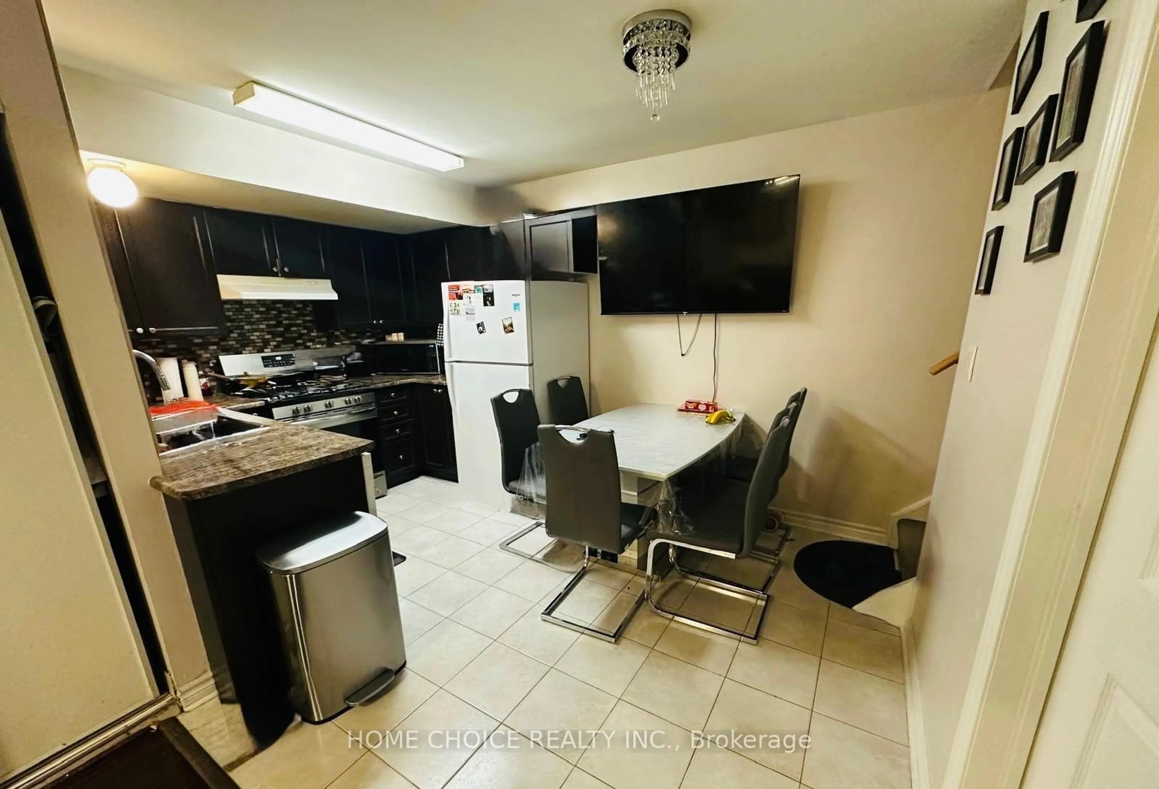 Standard kitchen, ceramic/tile floor for 1775 Markham Rd #105, Toronto Ontario M1B 2Z7