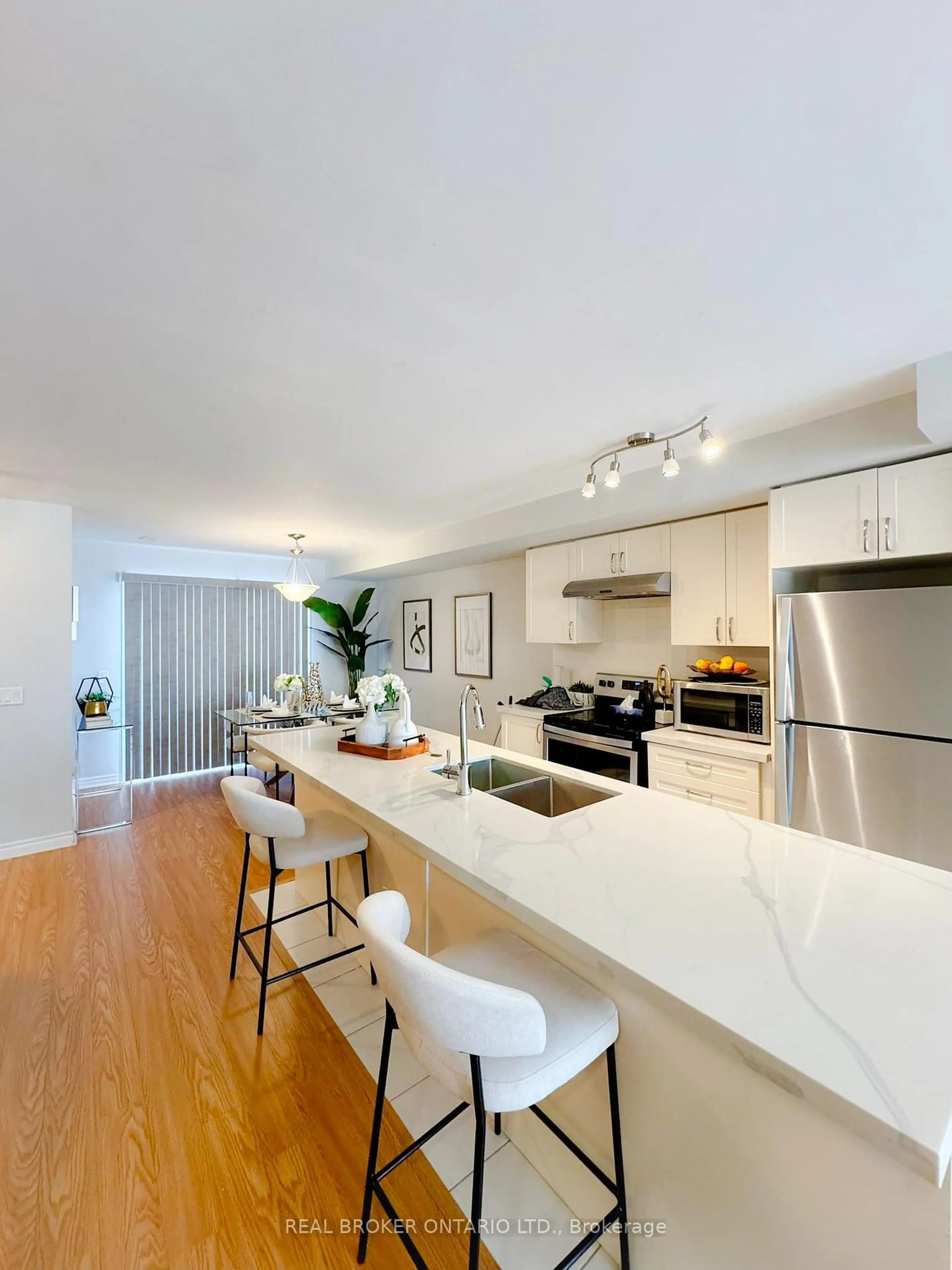 Open concept kitchen, unknown for 2500 Hill Rise Crt #124, Oshawa Ontario L1L 0M6