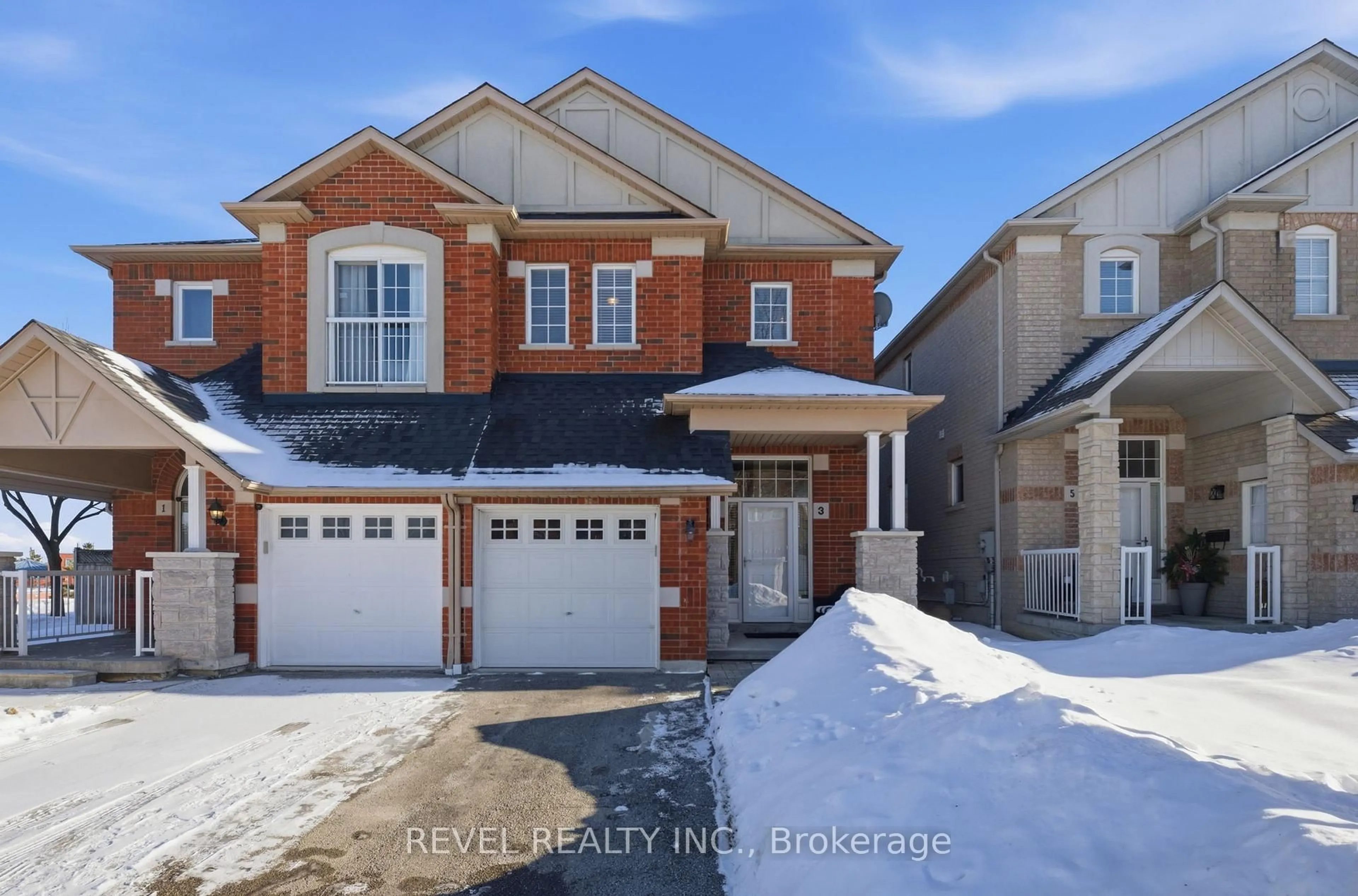 Home with brick exterior material, street for 3 Dreamcrest Crt, Whitby Ontario L1R 3P4