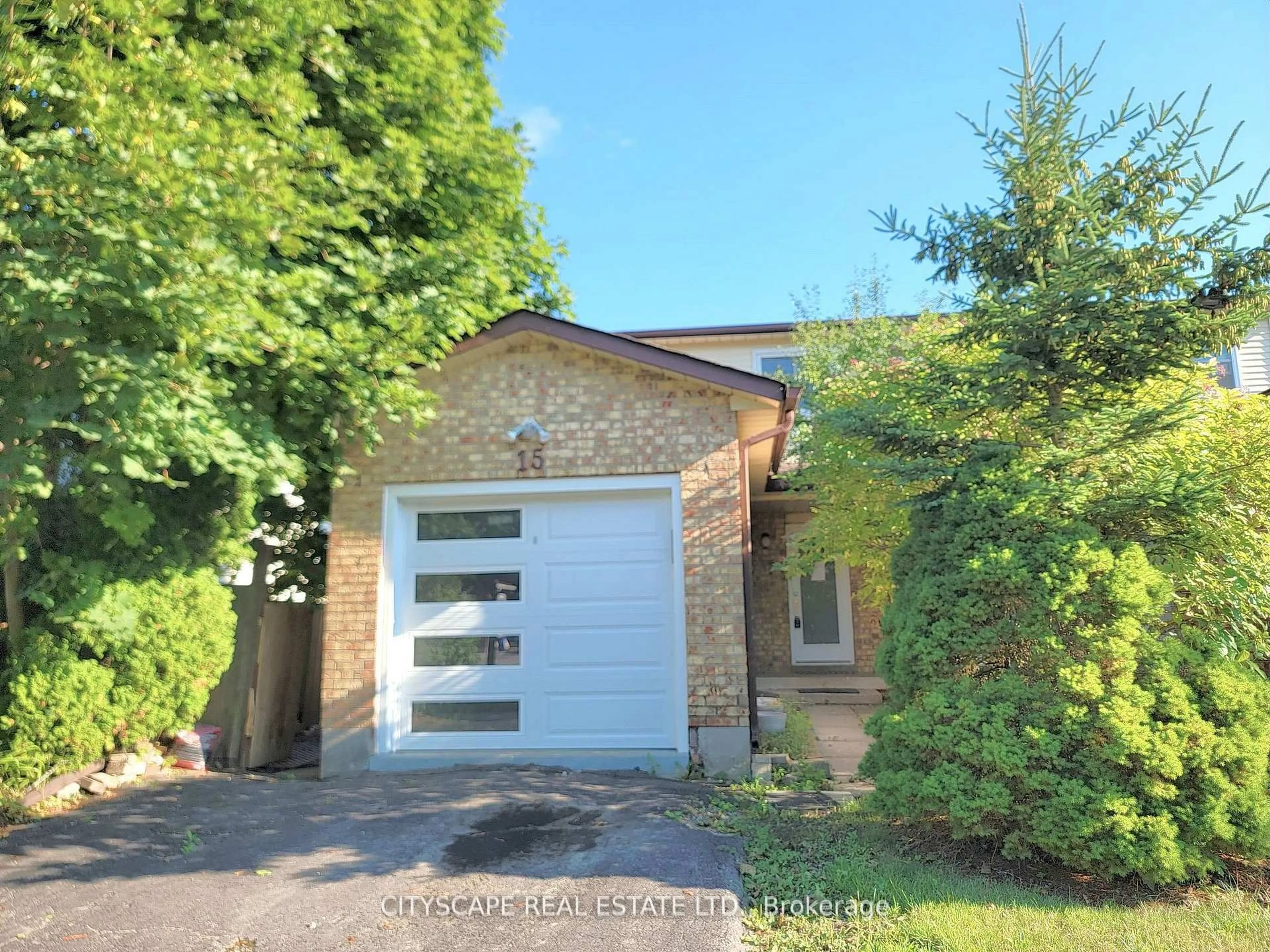 A pic from outside/outdoor area/front of a property/back of a property/a pic from drone, street for 15 Hartsfield Dr, Clarington Ontario L1E 1M8