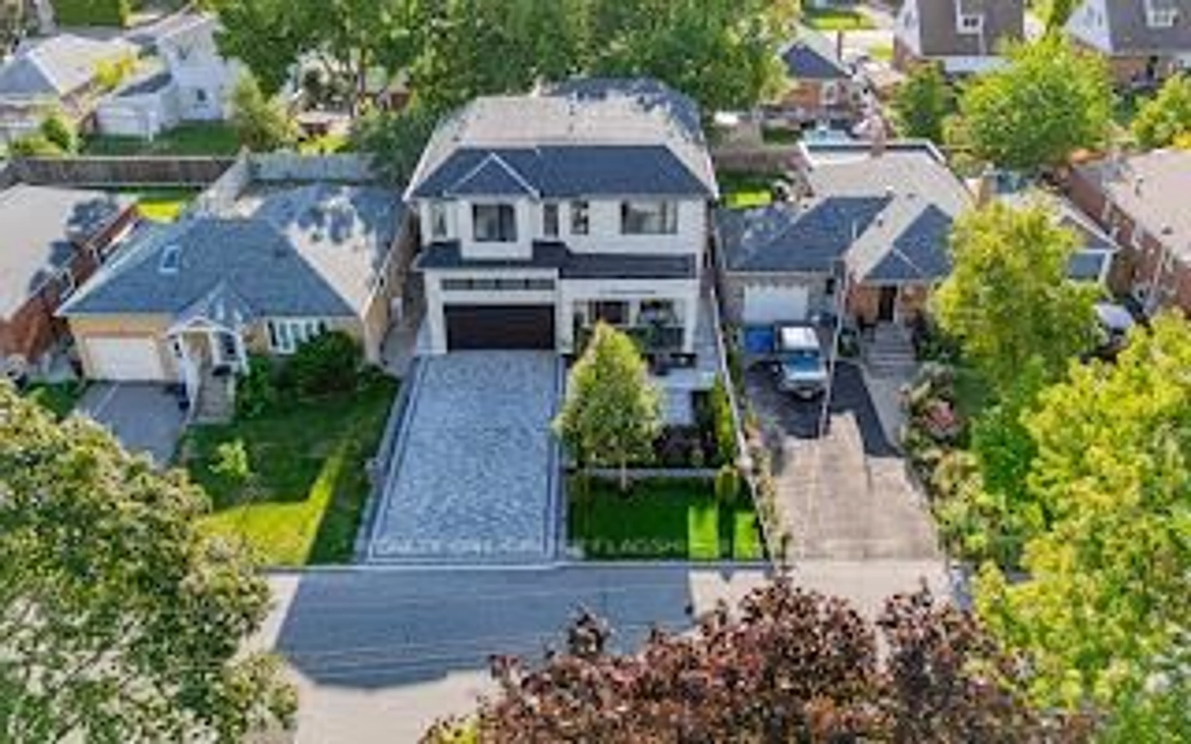 A pic from outside/outdoor area/front of a property/back of a property/a pic from drone, street for 18 Ivorwood Cres, Toronto Ontario M1R 2X4