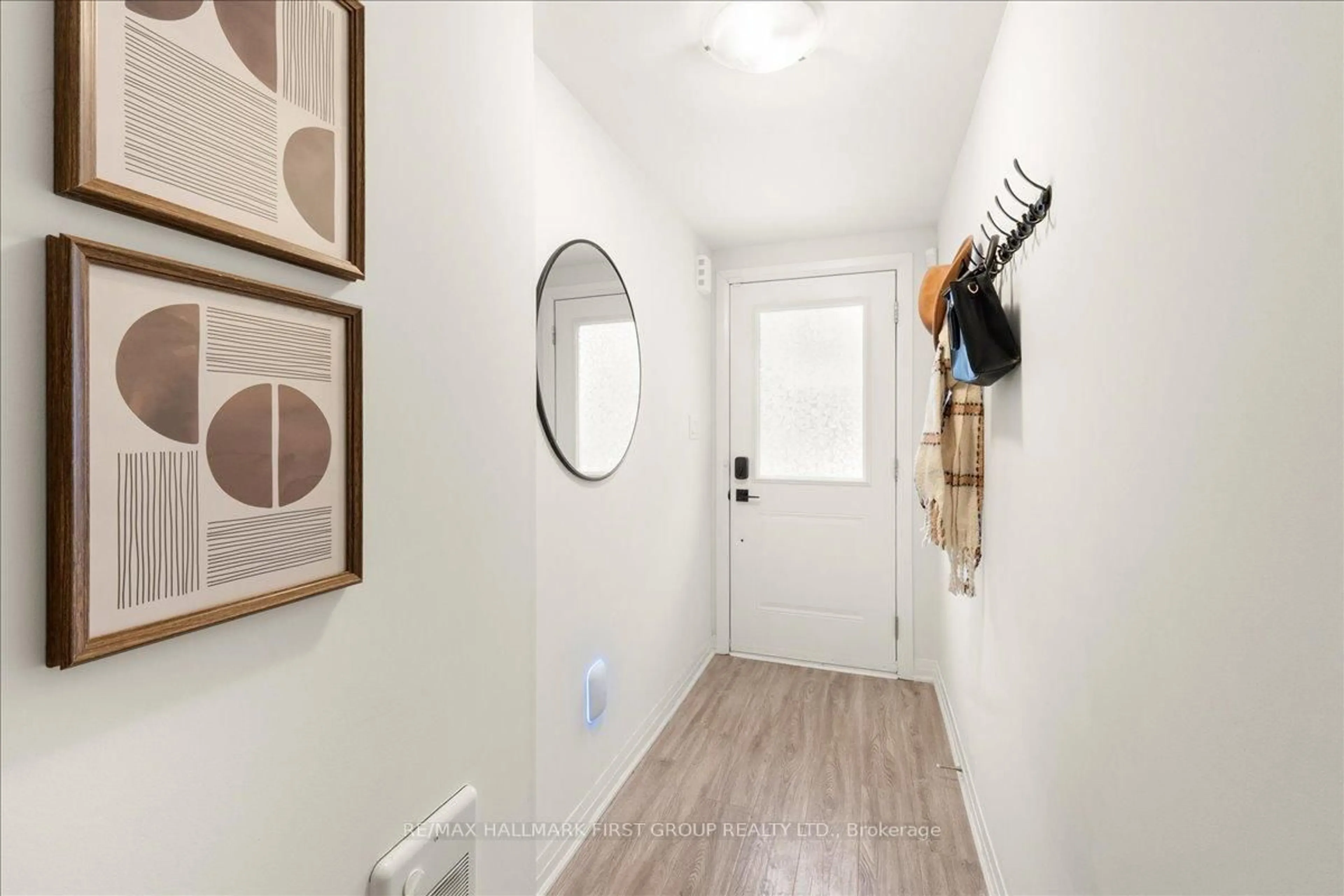 Indoor entryway for 1632 Pleasure Valley Path, Oshawa Ontario L1G 4X8