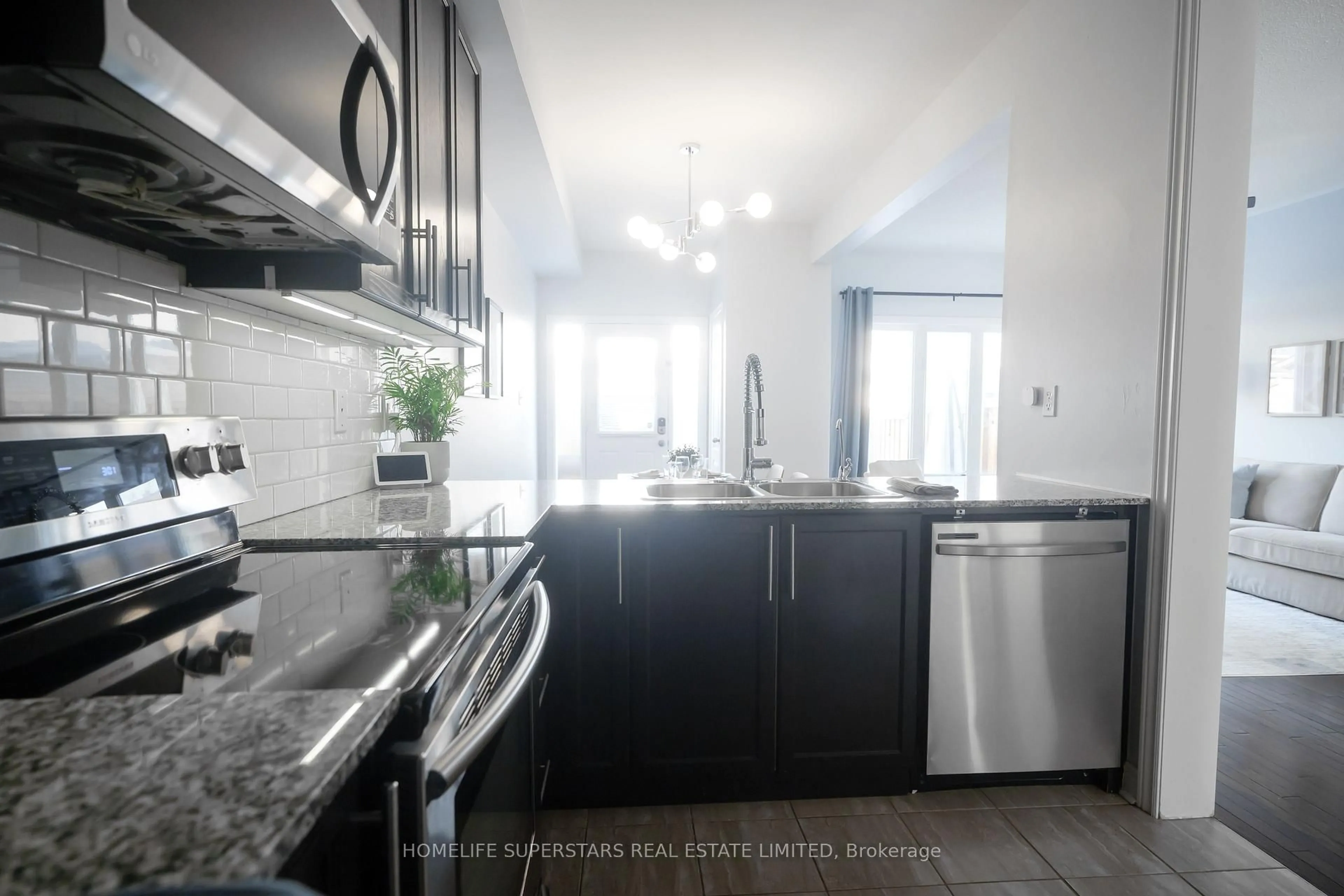 Unknown for 2555 Canadian St, Pickering Ontario L1X 0C7