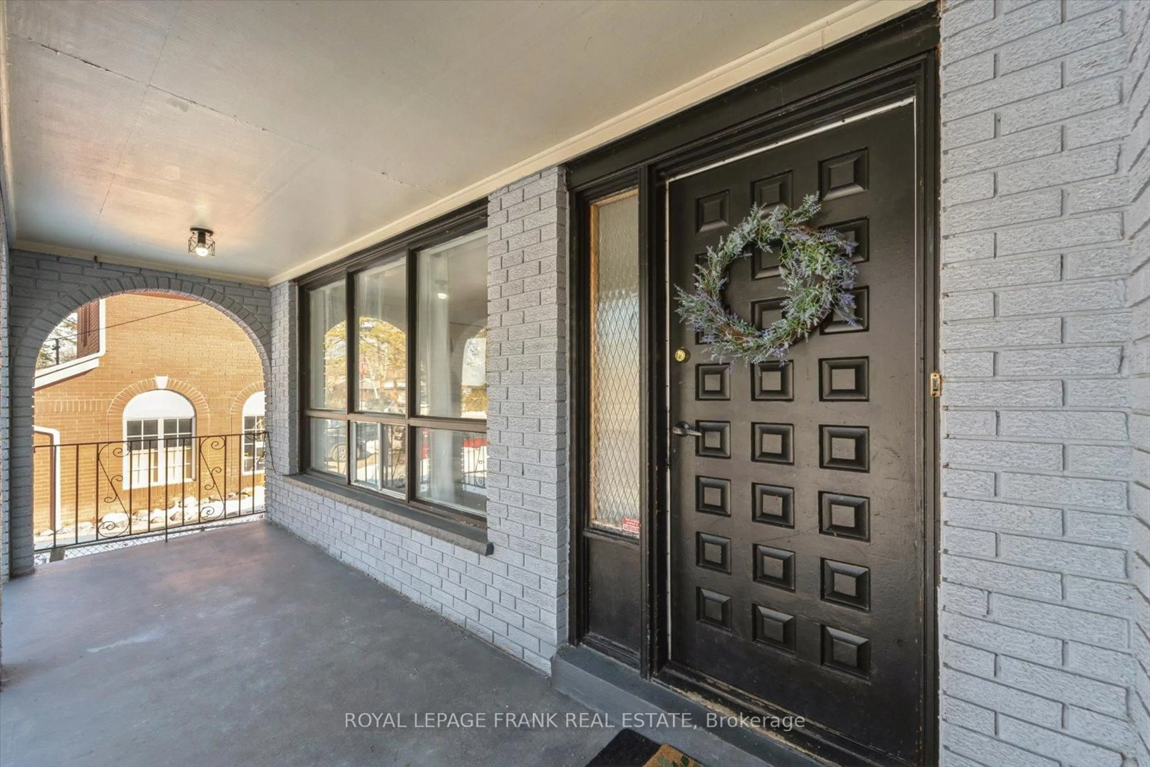 Indoor entryway for 33 Homestead Rd, Toronto Ontario M1E 3R8