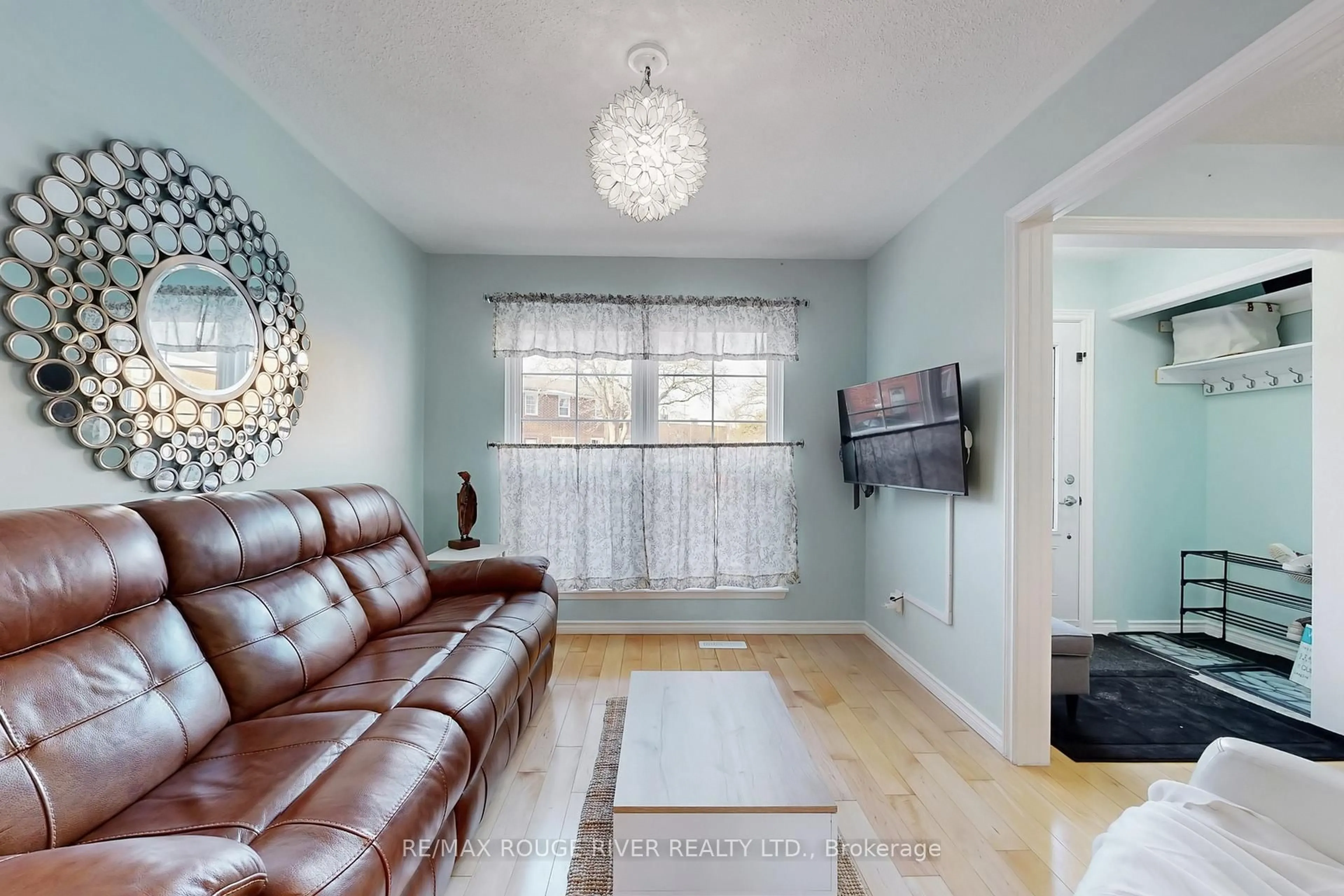Living room with furniture, unknown for 2550 Birchmount Rd #28, Toronto Ontario M1T 2M5