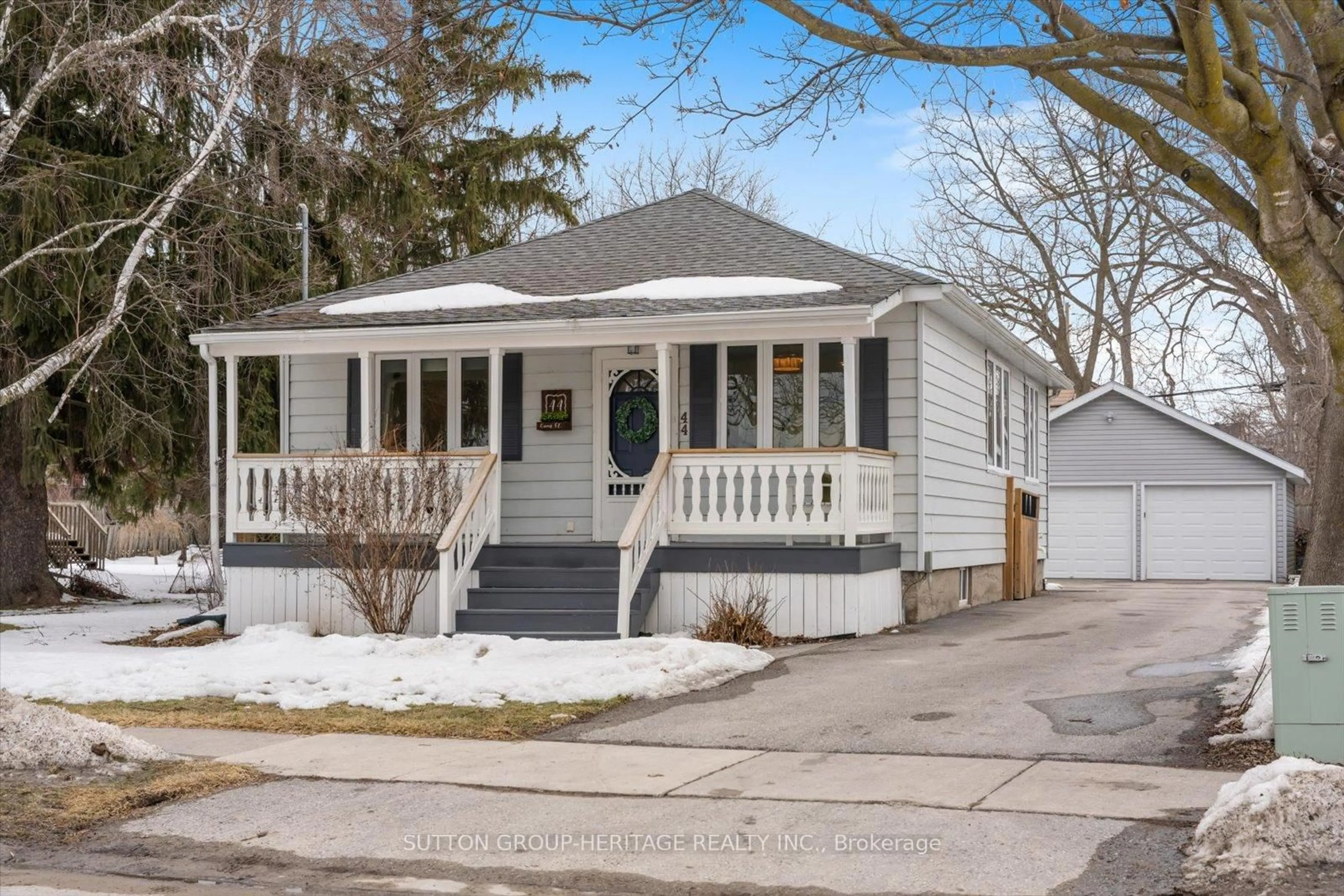 Home with vinyl exterior material, street for 44 Queen St, Clarington Ontario L1C 1M2
