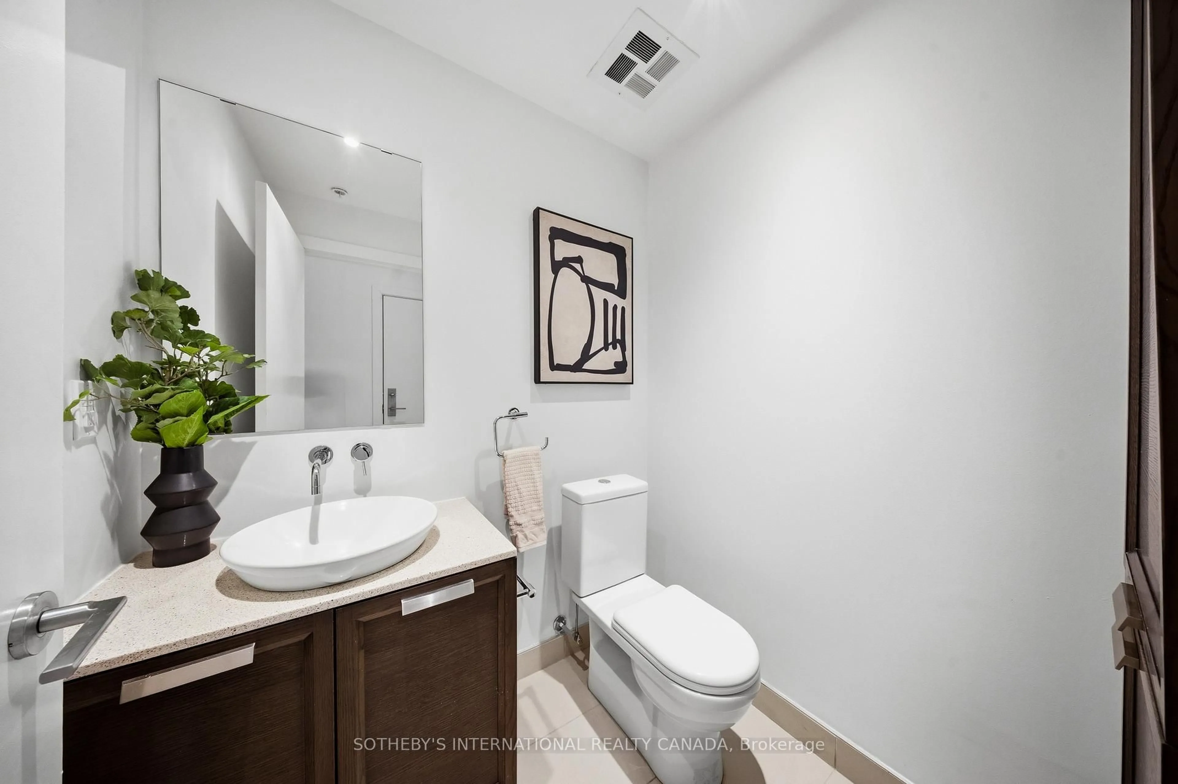 Standard bathroom, ceramic/tile floor for 66 Kippendavie Ave #110, Toronto Ontario M4L 0A4