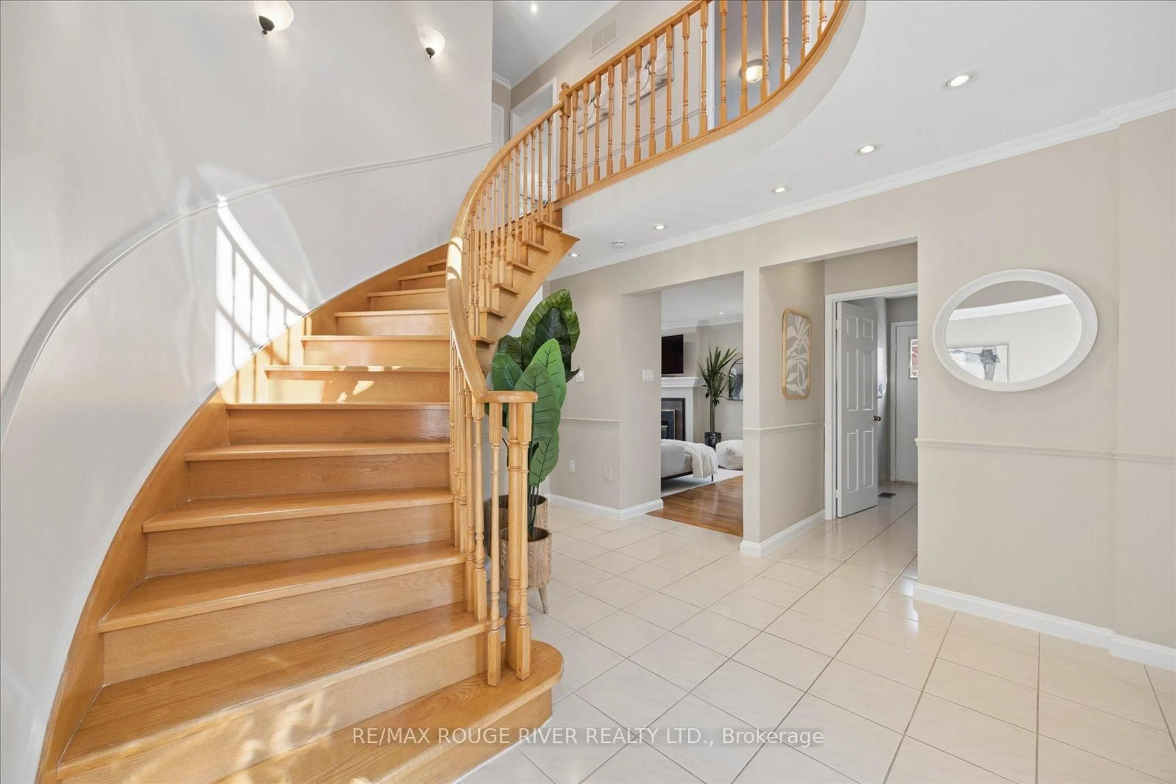 Unknown for 598 Maitland Dr, Pickering Ontario L1W 3T6