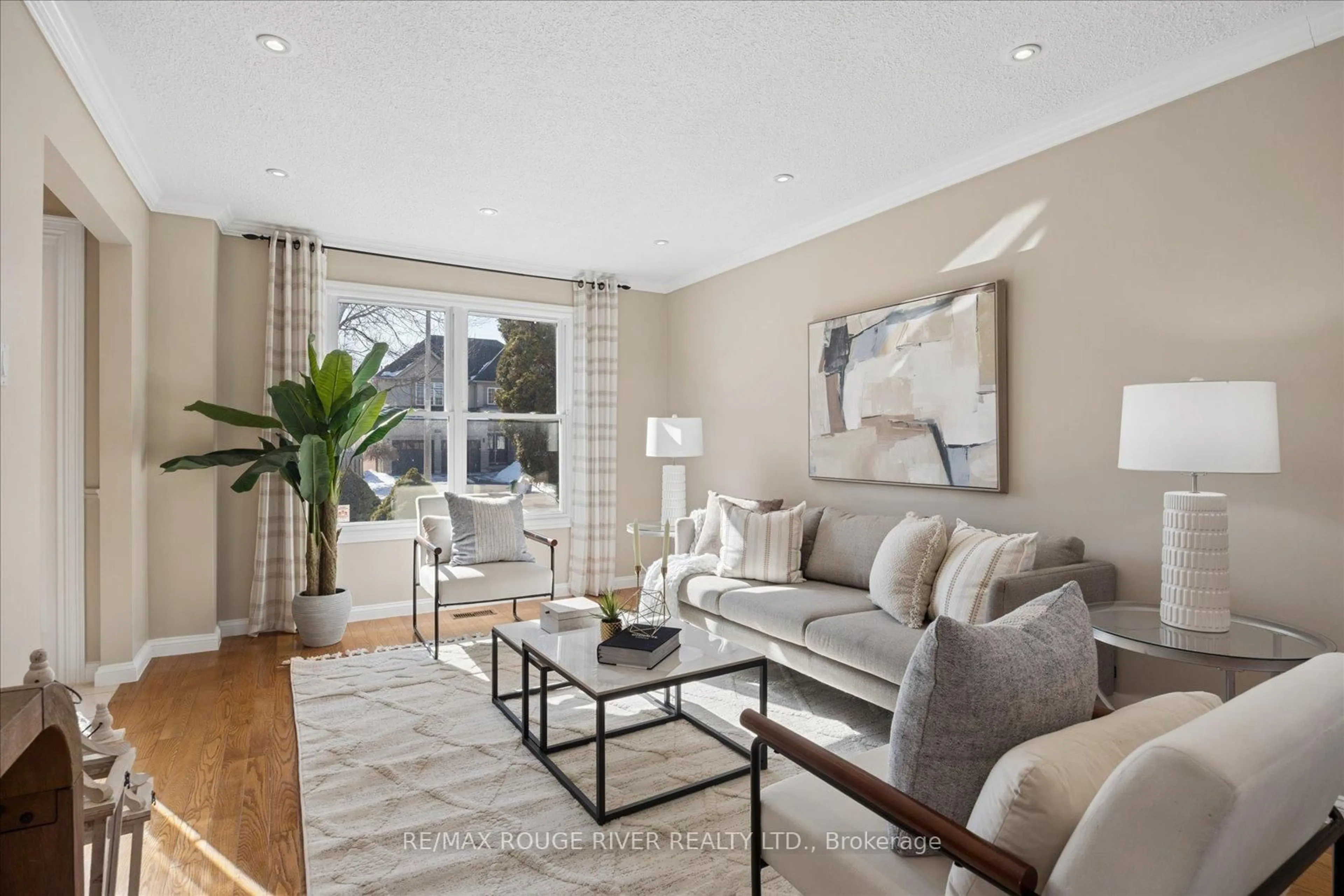 Living room with furniture, unknown for 598 Maitland Dr, Pickering Ontario L1W 3T6