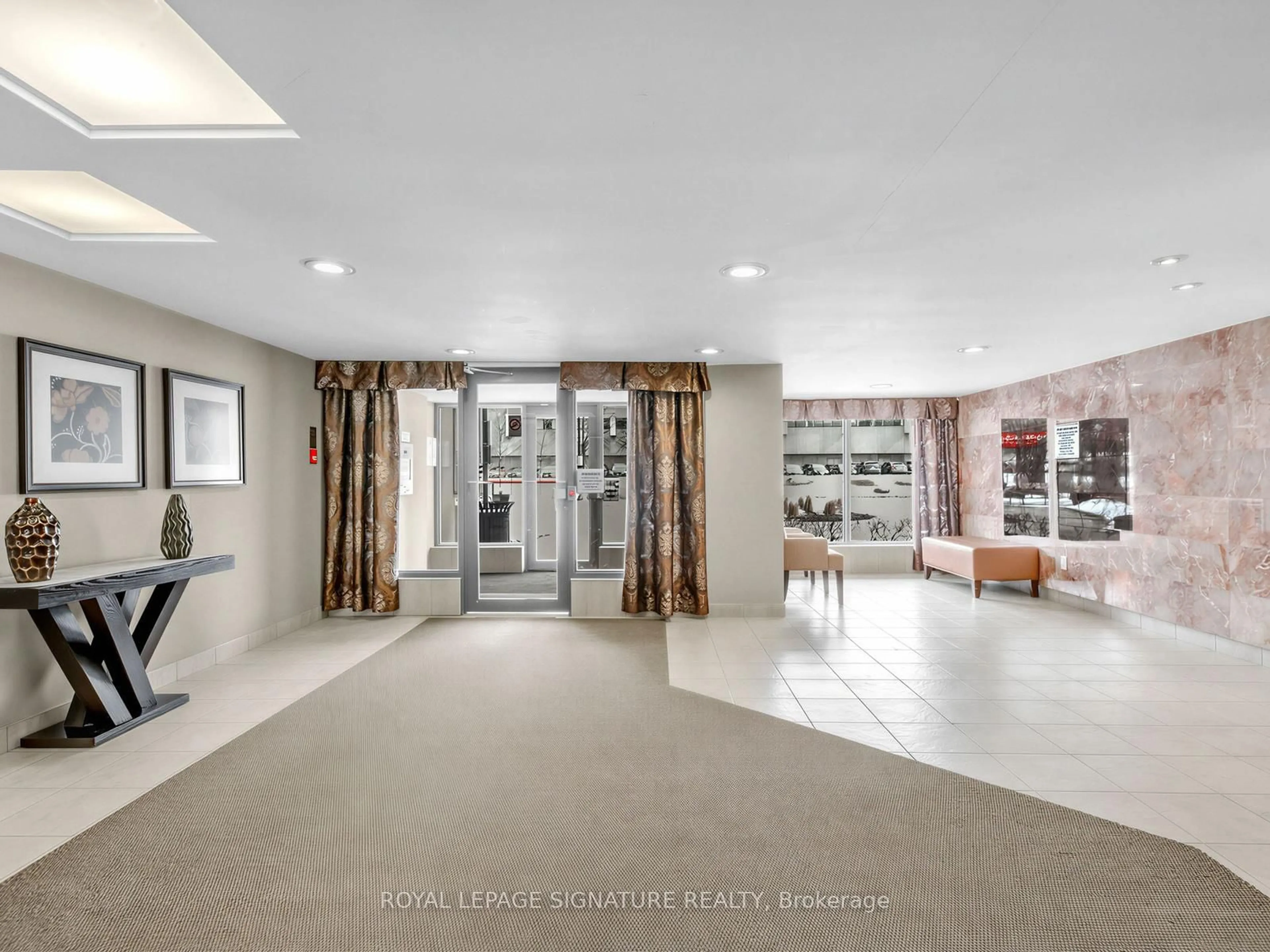 Indoor foyer for 3131 Bridletown Circ #908, Toronto Ontario M1W 2S9