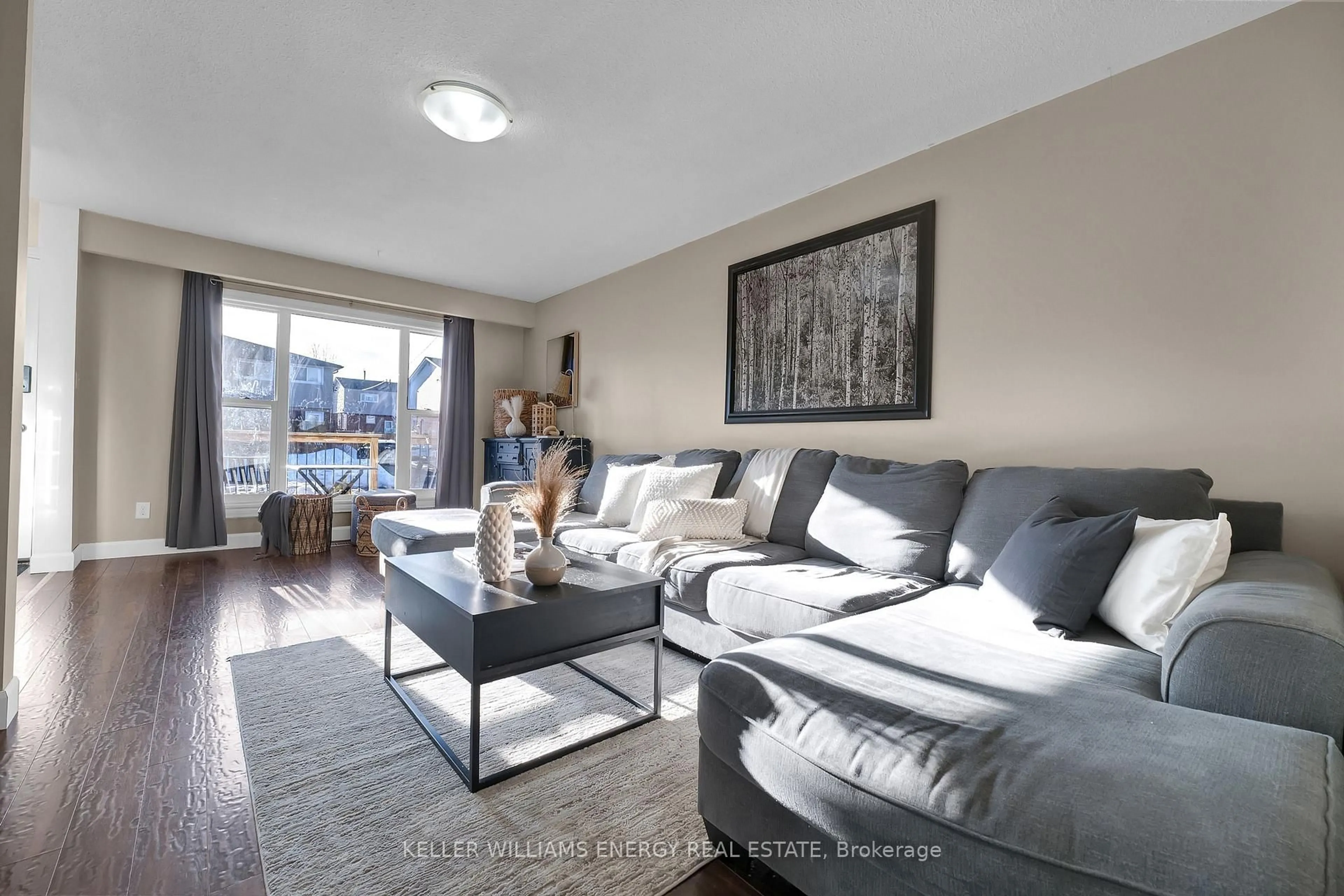 Living room with furniture, unknown for 199 Barkley Cres, Oshawa Ontario L1J 2E5