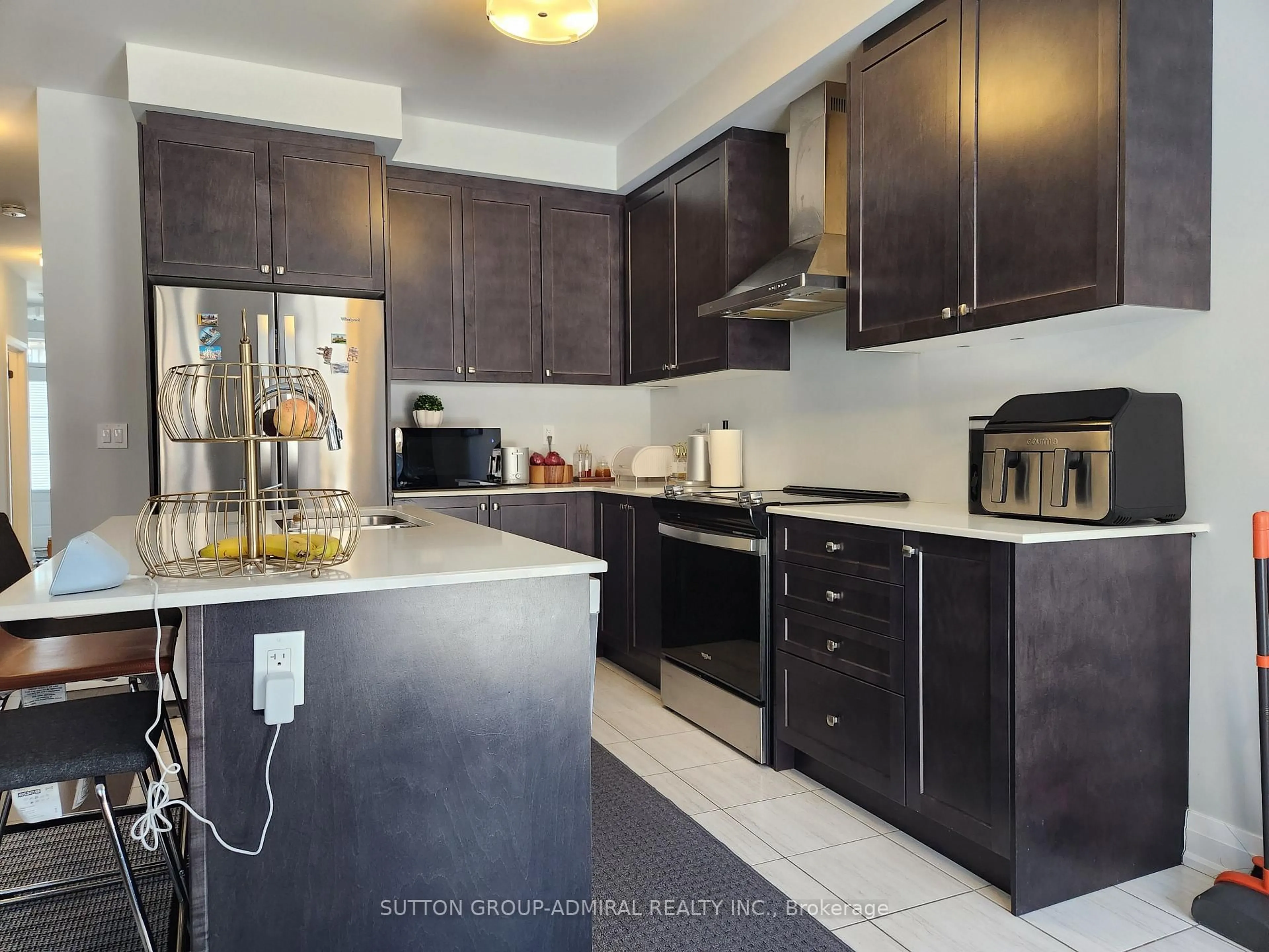 Unknown for 984 Crowsnest Hllw, Pickering Ontario L1X 0P4