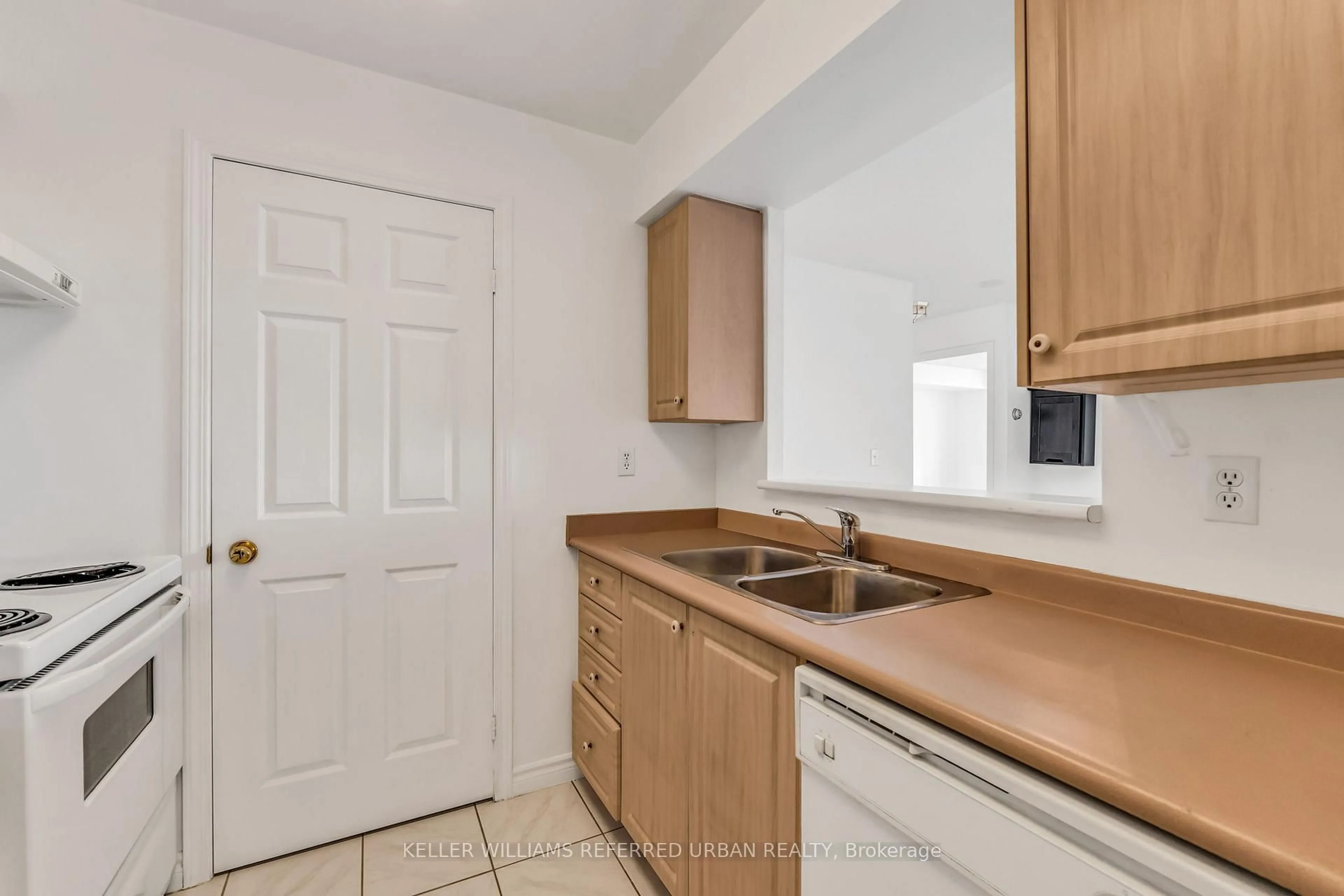 Standard kitchen, unknown for 5039 Finch Ave #608, Toronto Ontario M1S 5J9
