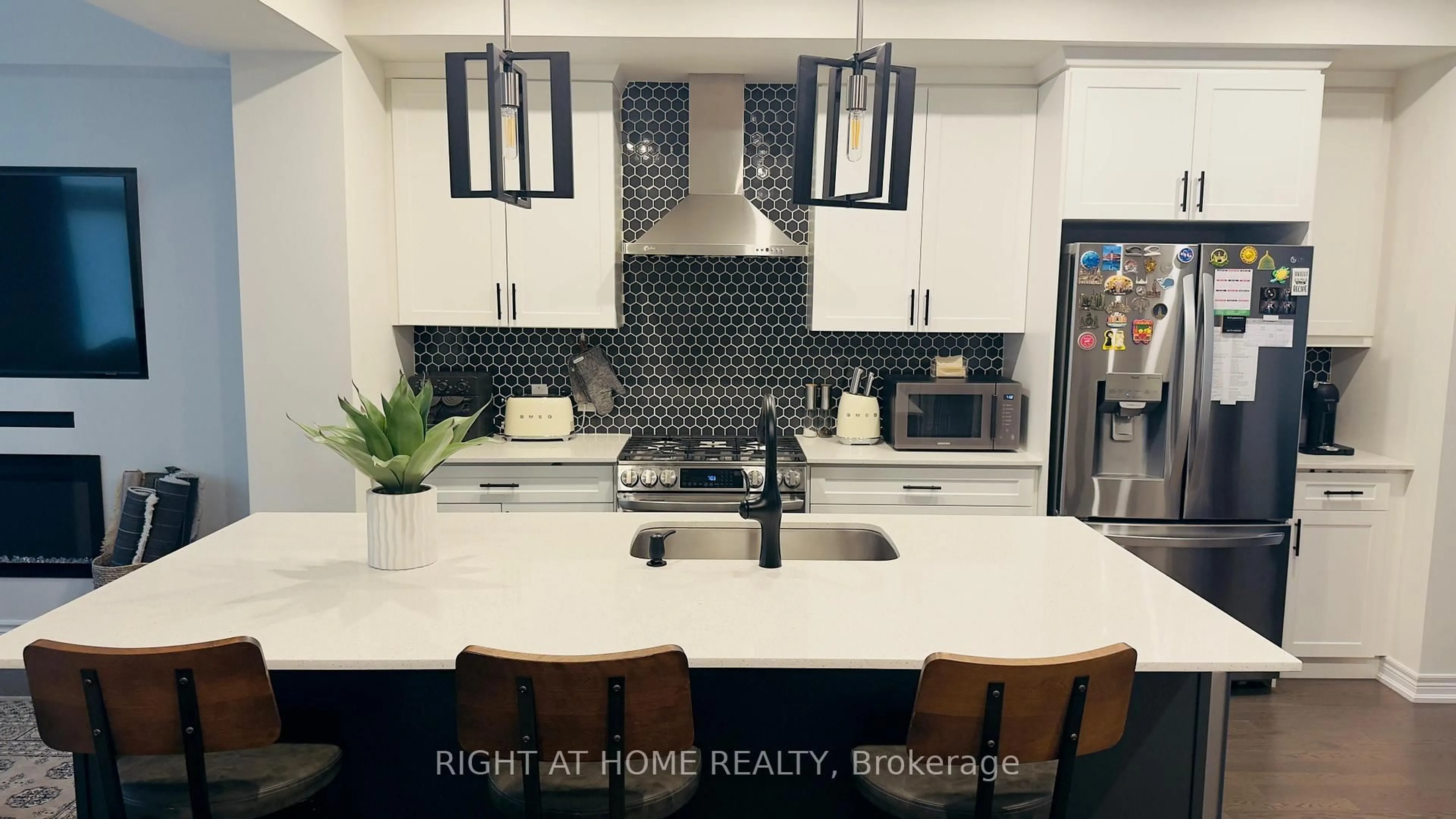 Open concept kitchen, ceramic/tile floor for 89 Dorian Dr, Whitby Ontario L1P 0C8