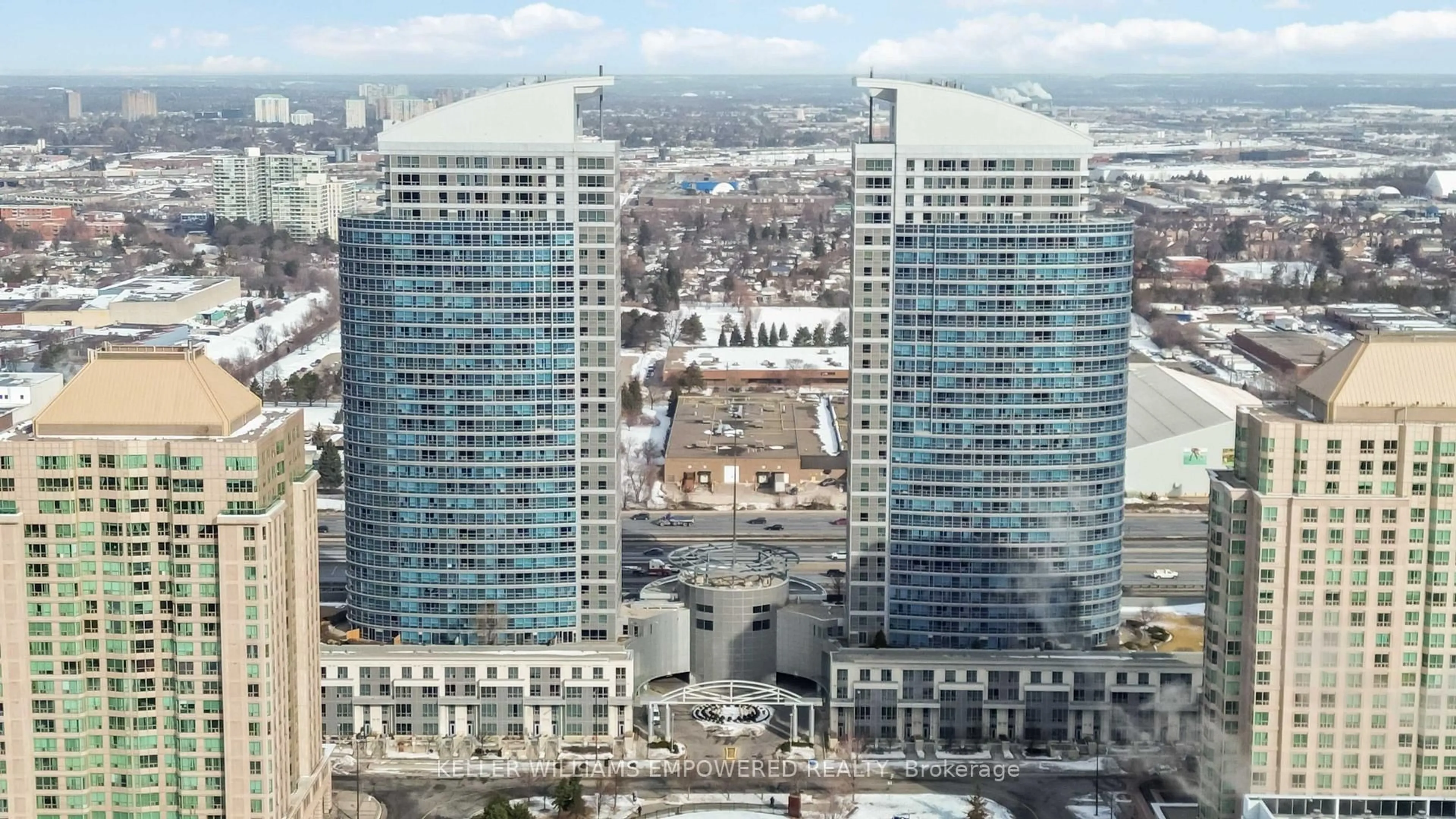 Blurry image for 38 Lee Centre Dr #2116, Toronto Ontario M1H 3J7